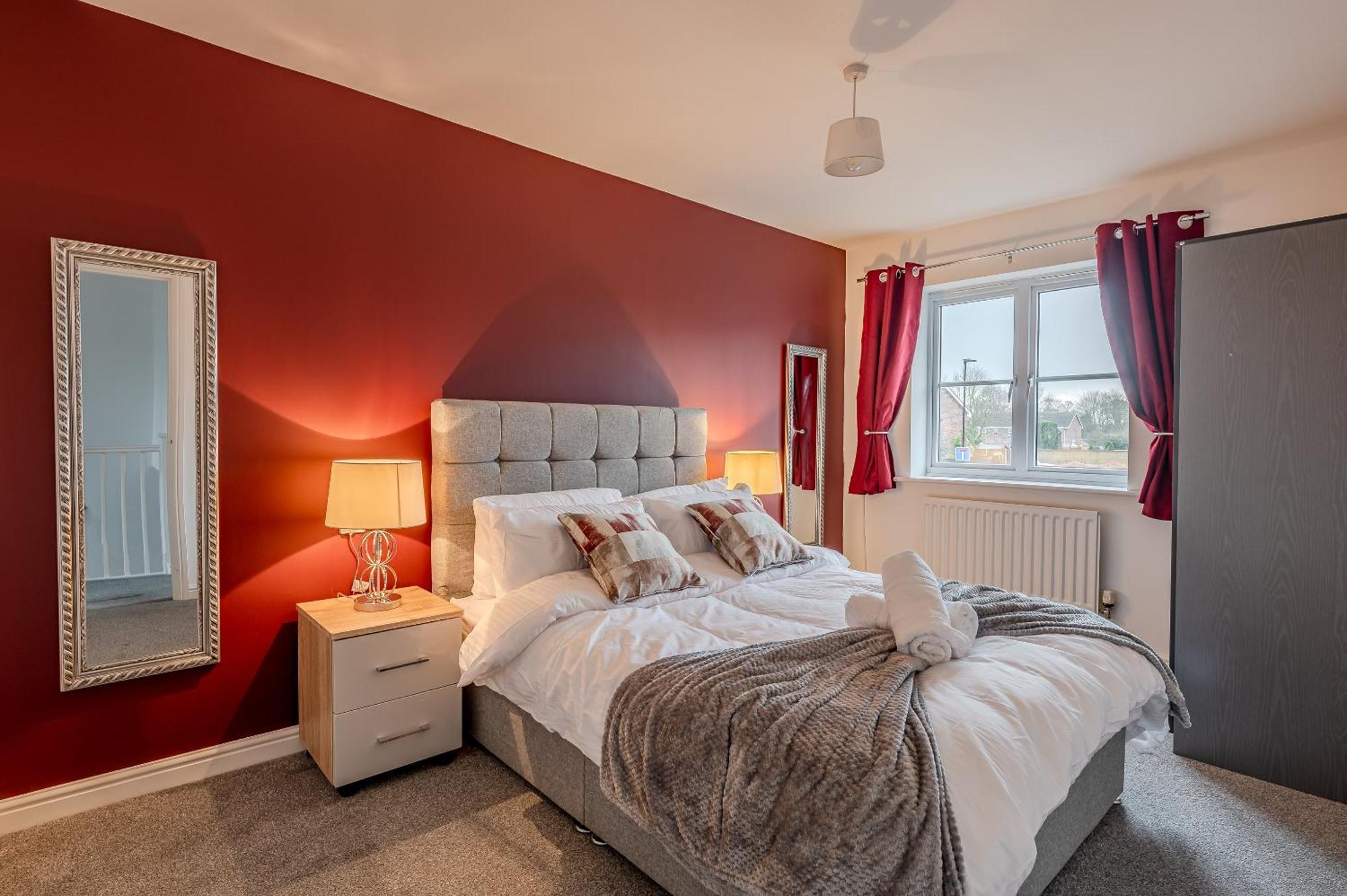 Holiday home Quiet 3 Bed Hse, Sleeps 5 Free Prkg-3 Cars, 10mins, Contractor Friendly