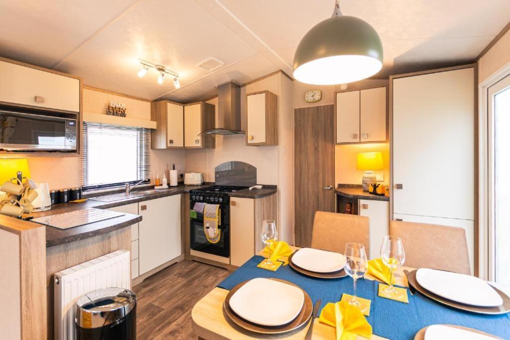 The Major Oak With Hot Tub Lodge York
