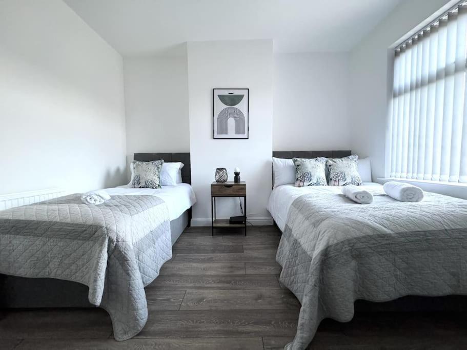 Stylish In - Free Wifi & Parking - Close To Racecourse & Centre Apartment York