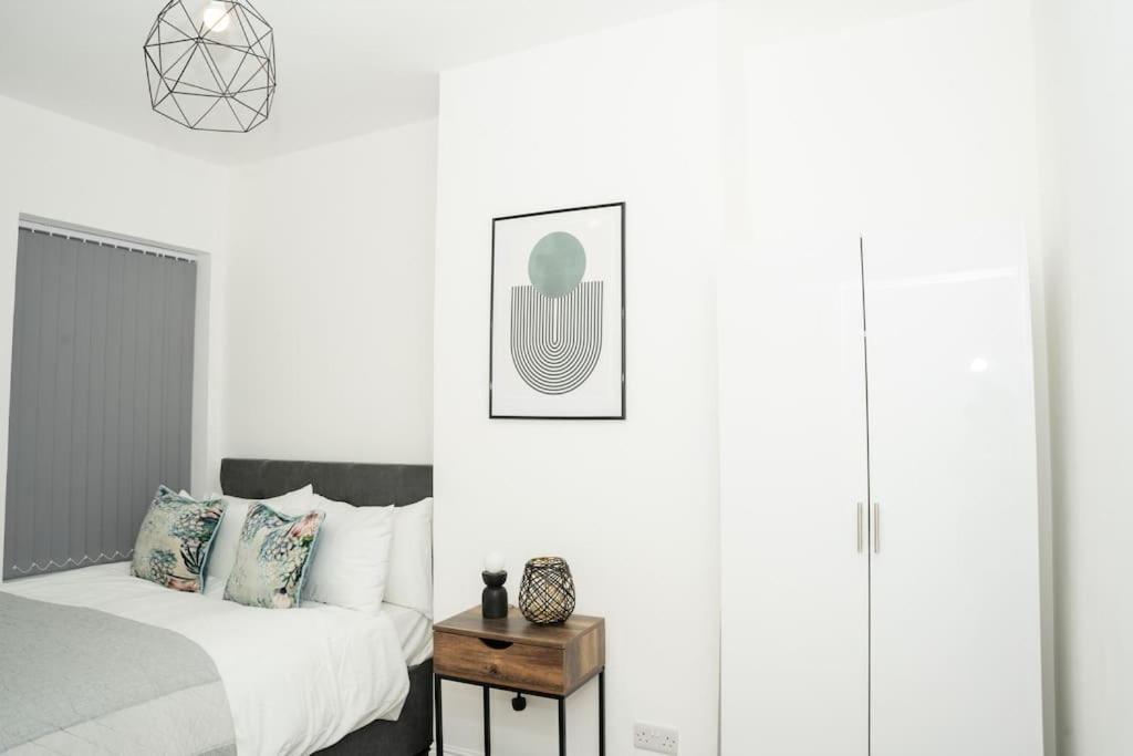 Stylish In - Free Wifi & Parking - Close To Racecourse & Centre Apartment York