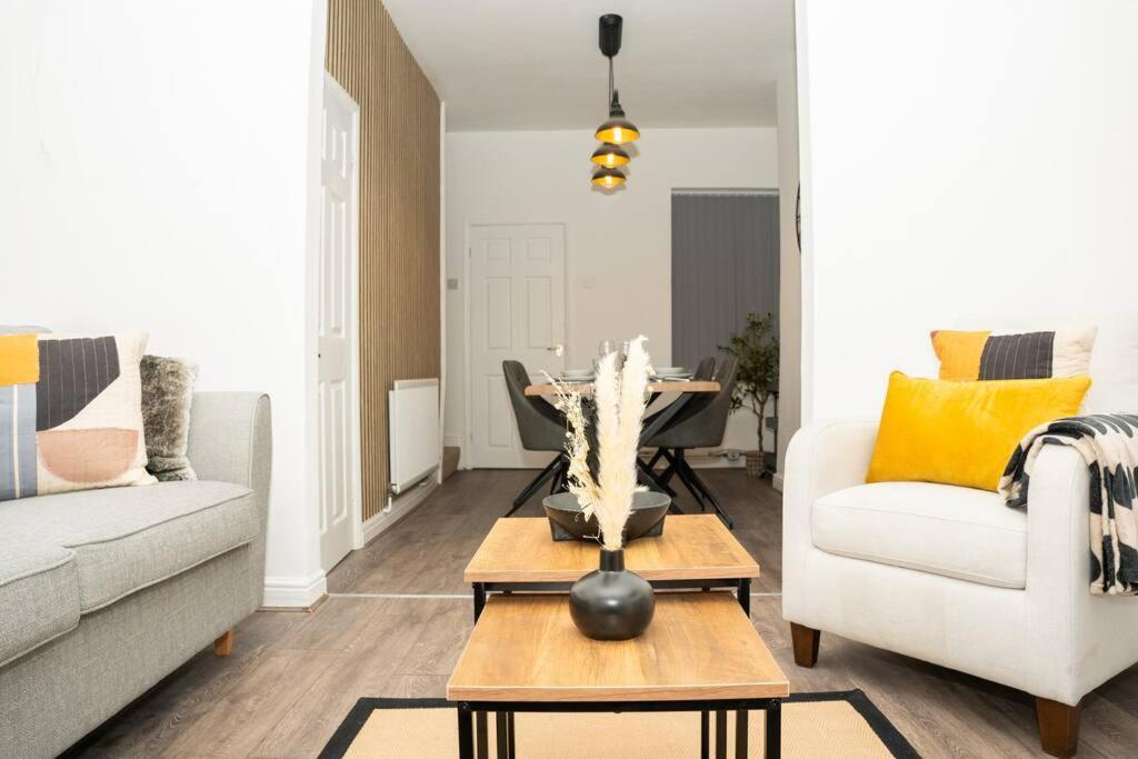 Stylish In - Free Wifi & Parking - Close To Racecourse & Centre Apartment York