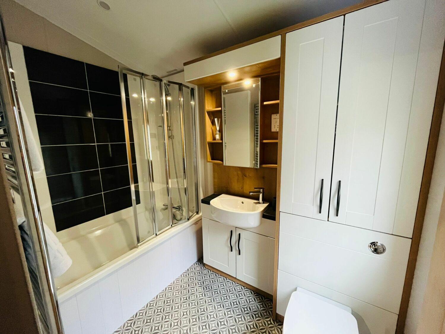 Country With Hot Tub Holiday home