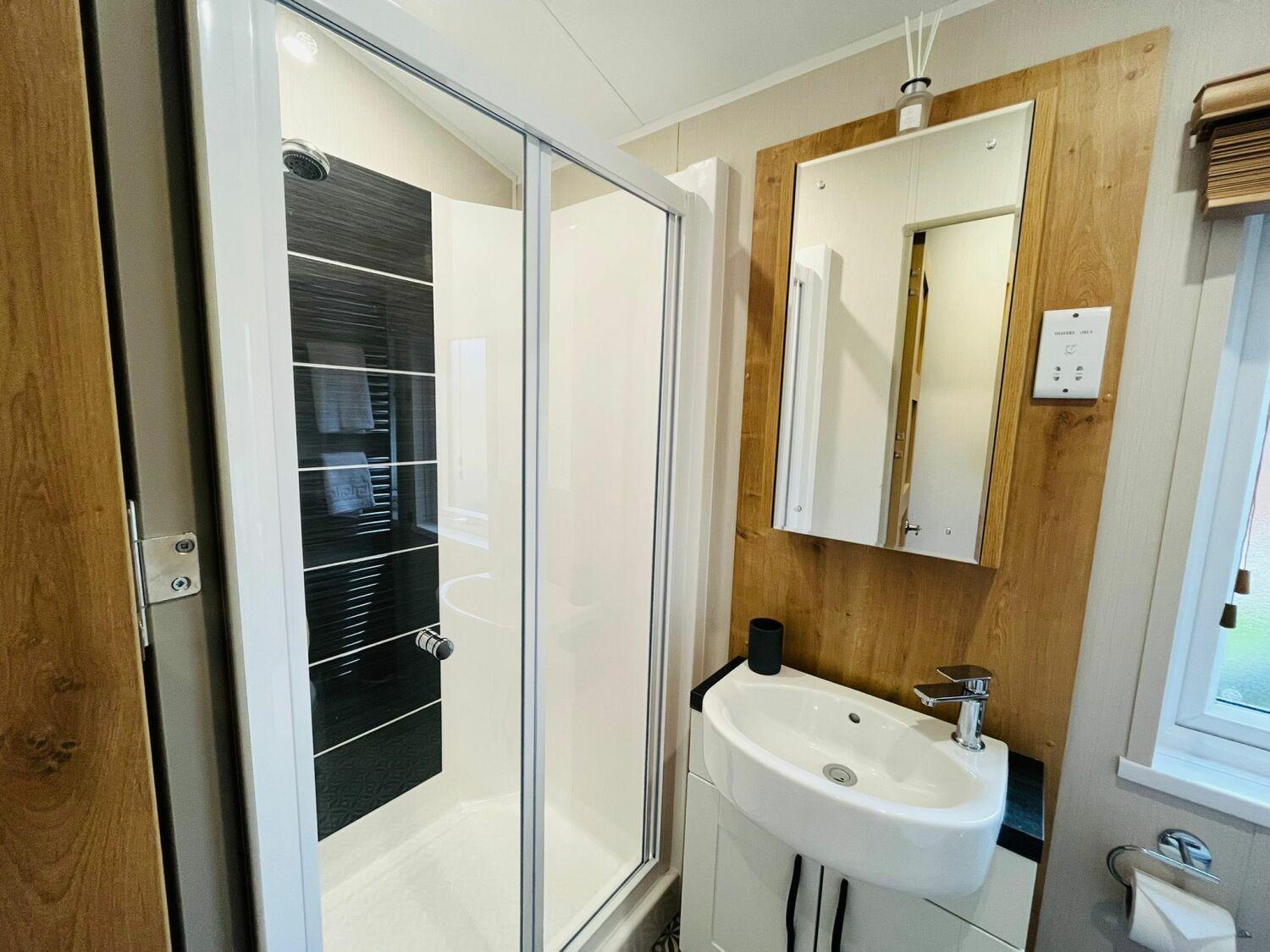 Country With Hot Tub Holiday home *