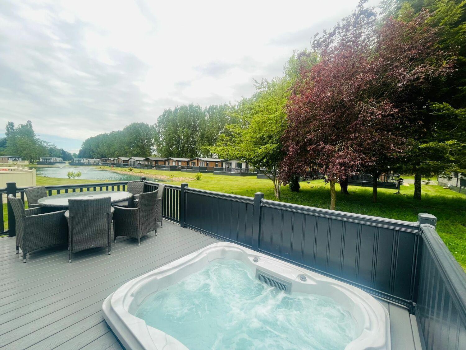 Country With Hot Tub Holiday home *