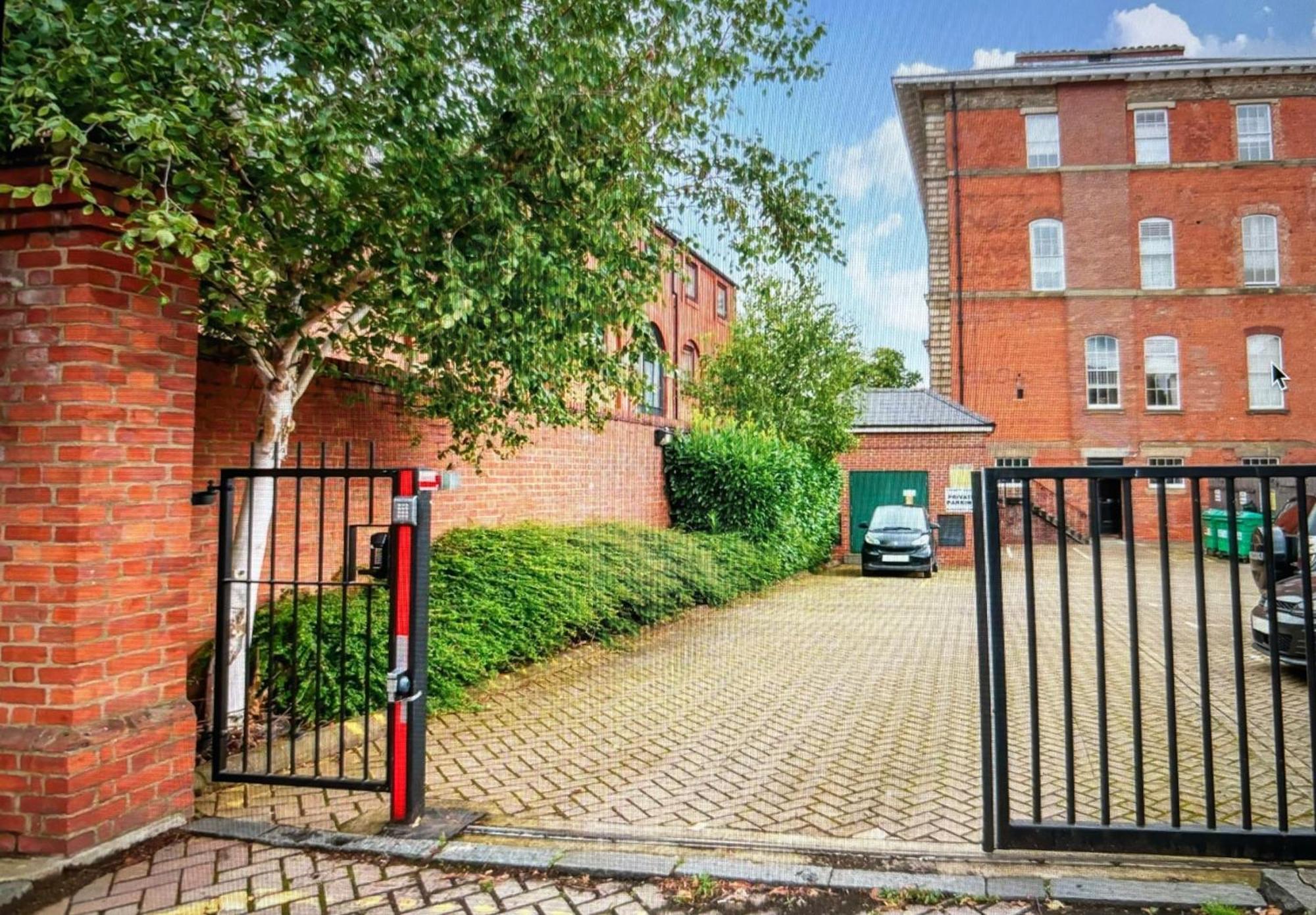 County House Centre With Parking Sleeps 4 York