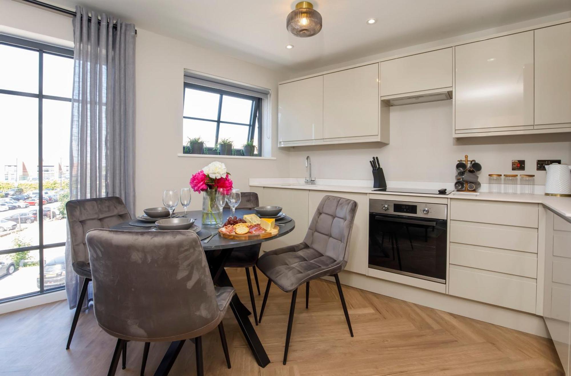 Apartment Crescent Court Modern And Luxurious *