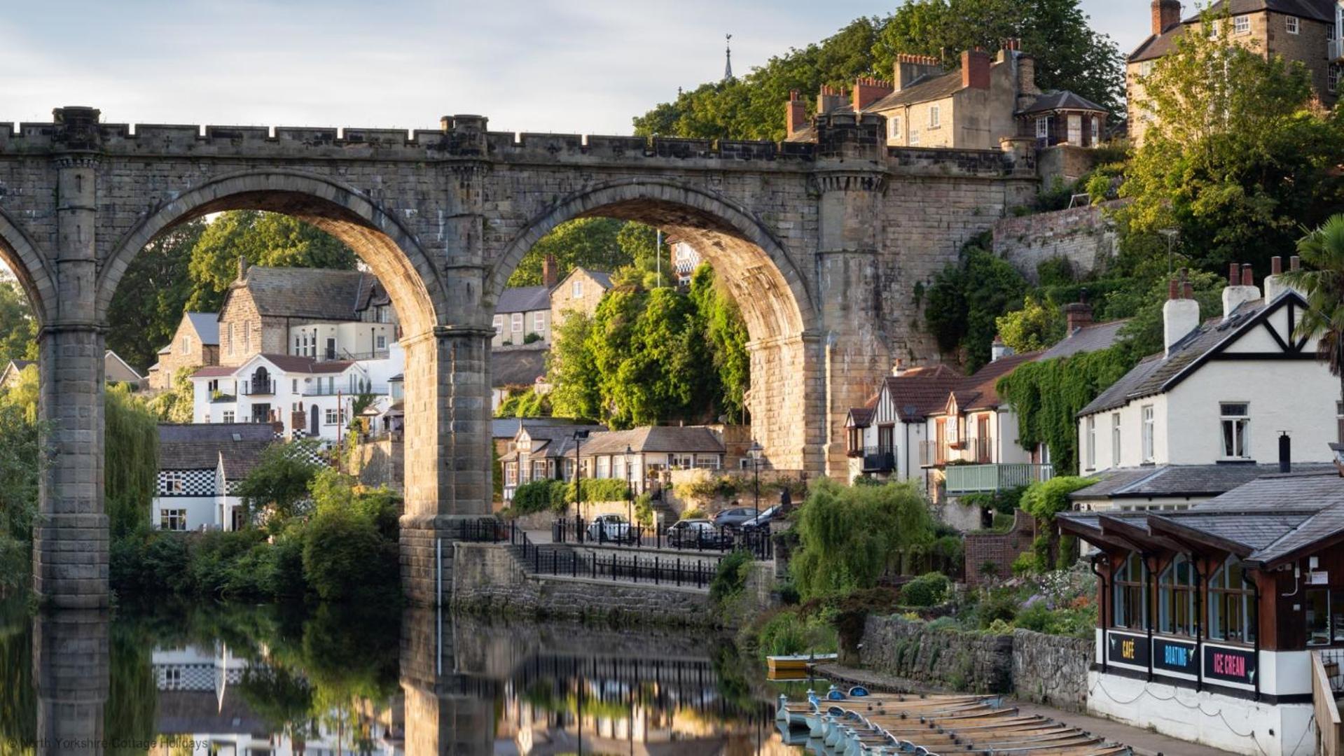 Holiday home Picturesque Stone In The Heart Of North Yorkshire Village - Hideaway