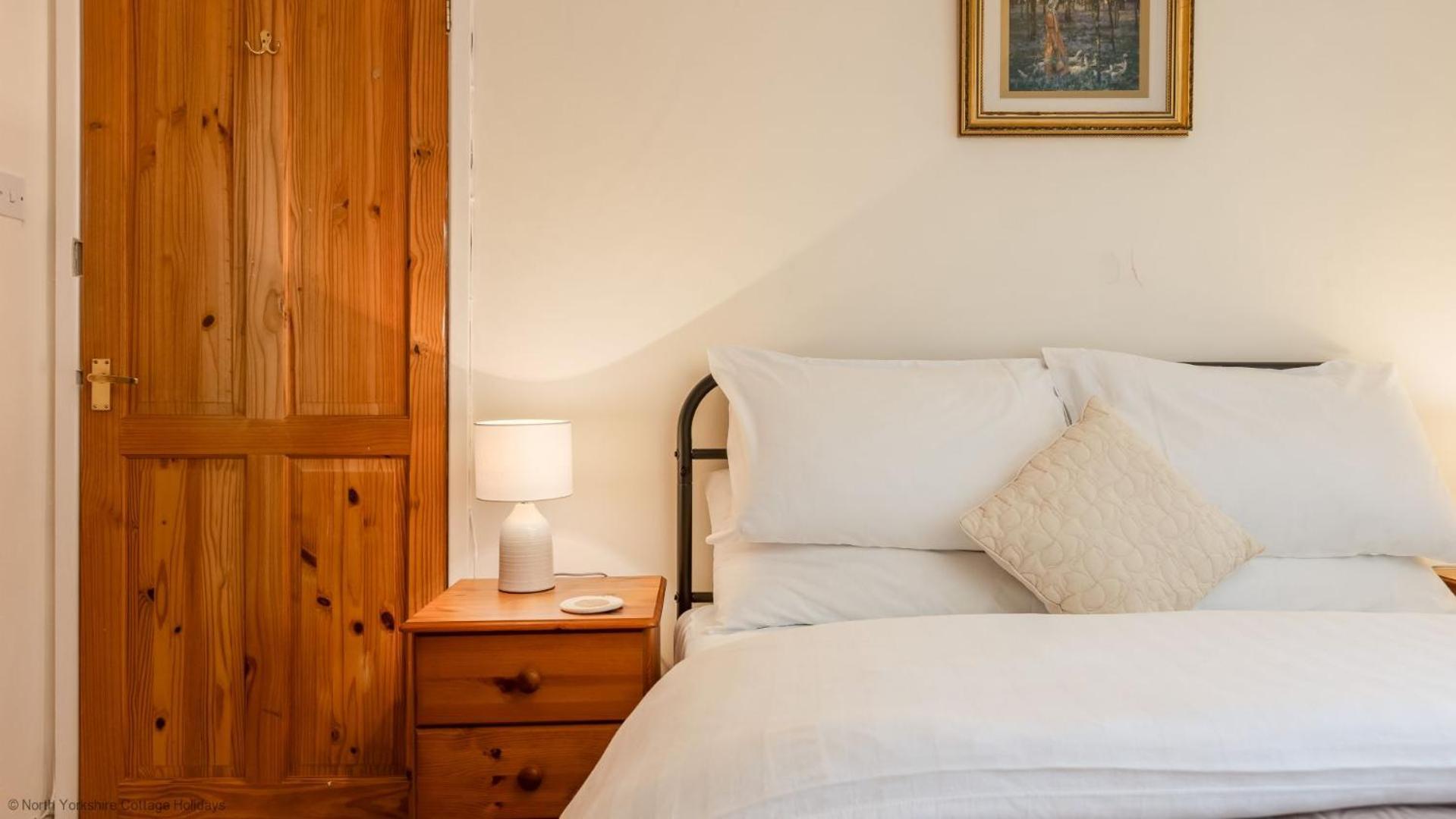 Picturesque Stone In The Heart Of North Yorkshire Village - Hideaway
