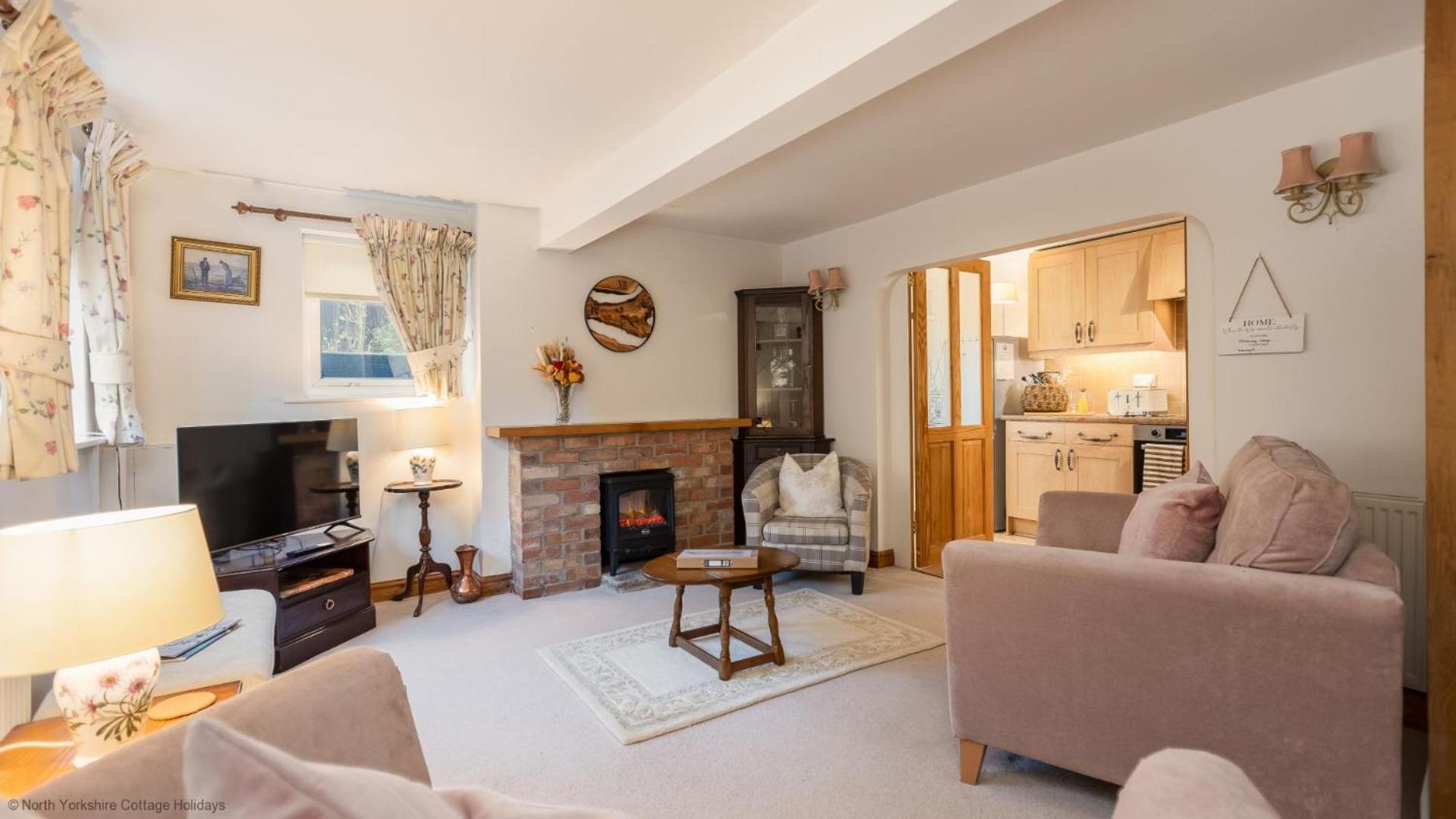 Picturesque Stone In The Heart Of North Yorkshire Village - Hideaway *