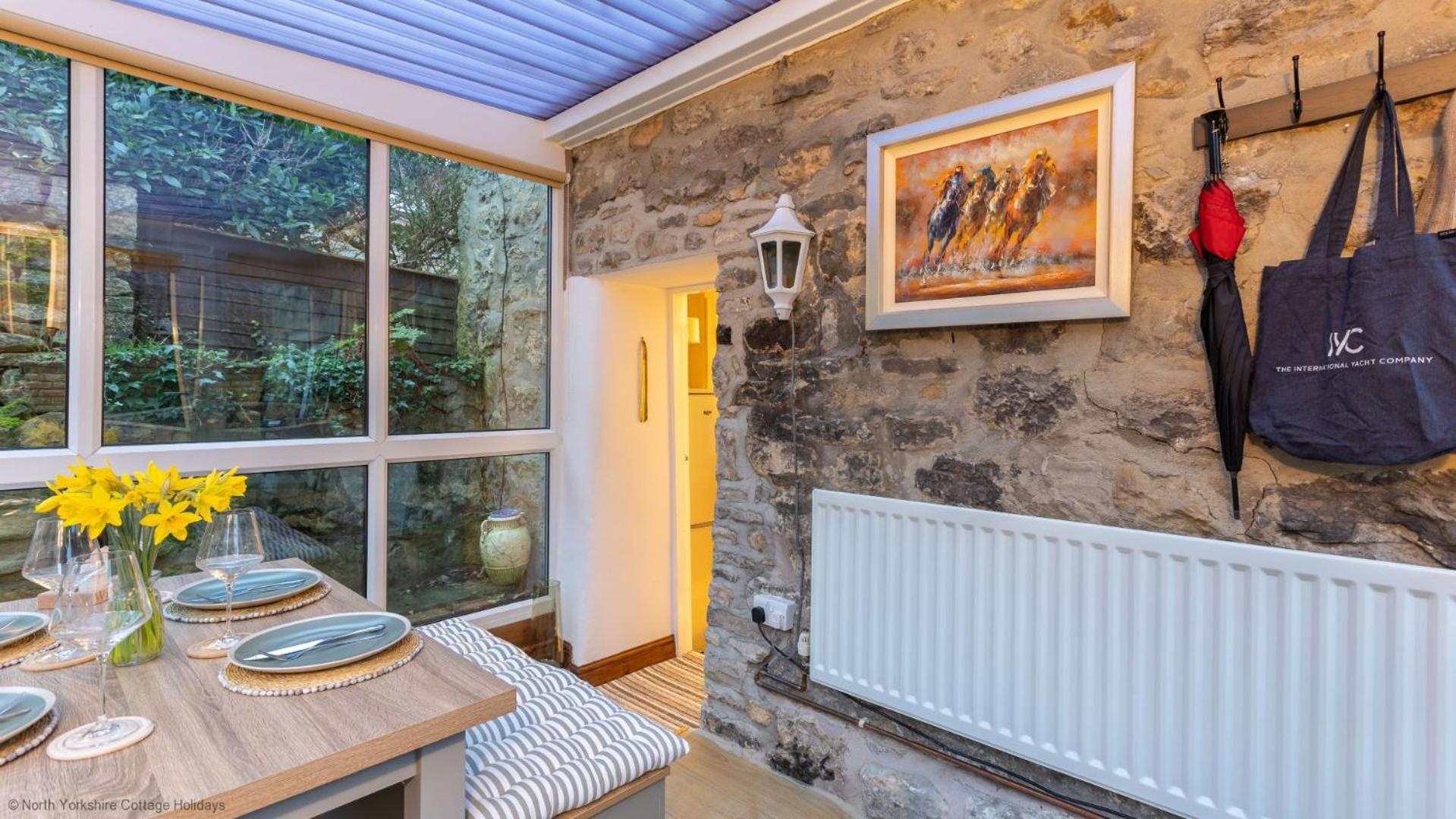 Picturesque Stone In The Heart Of North Yorkshire Village - Hideaway York