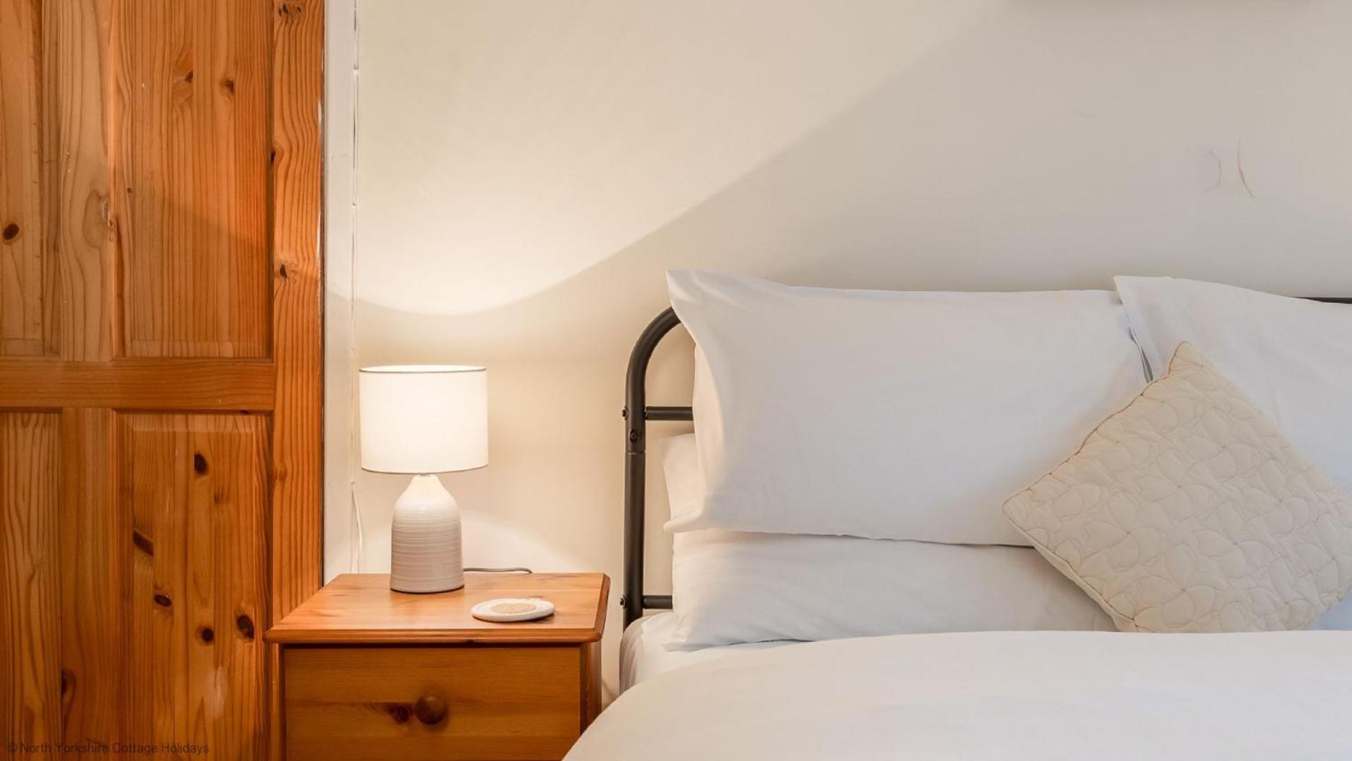 Picturesque Stone In The Heart Of North Yorkshire Village - Hideaway Holiday home *