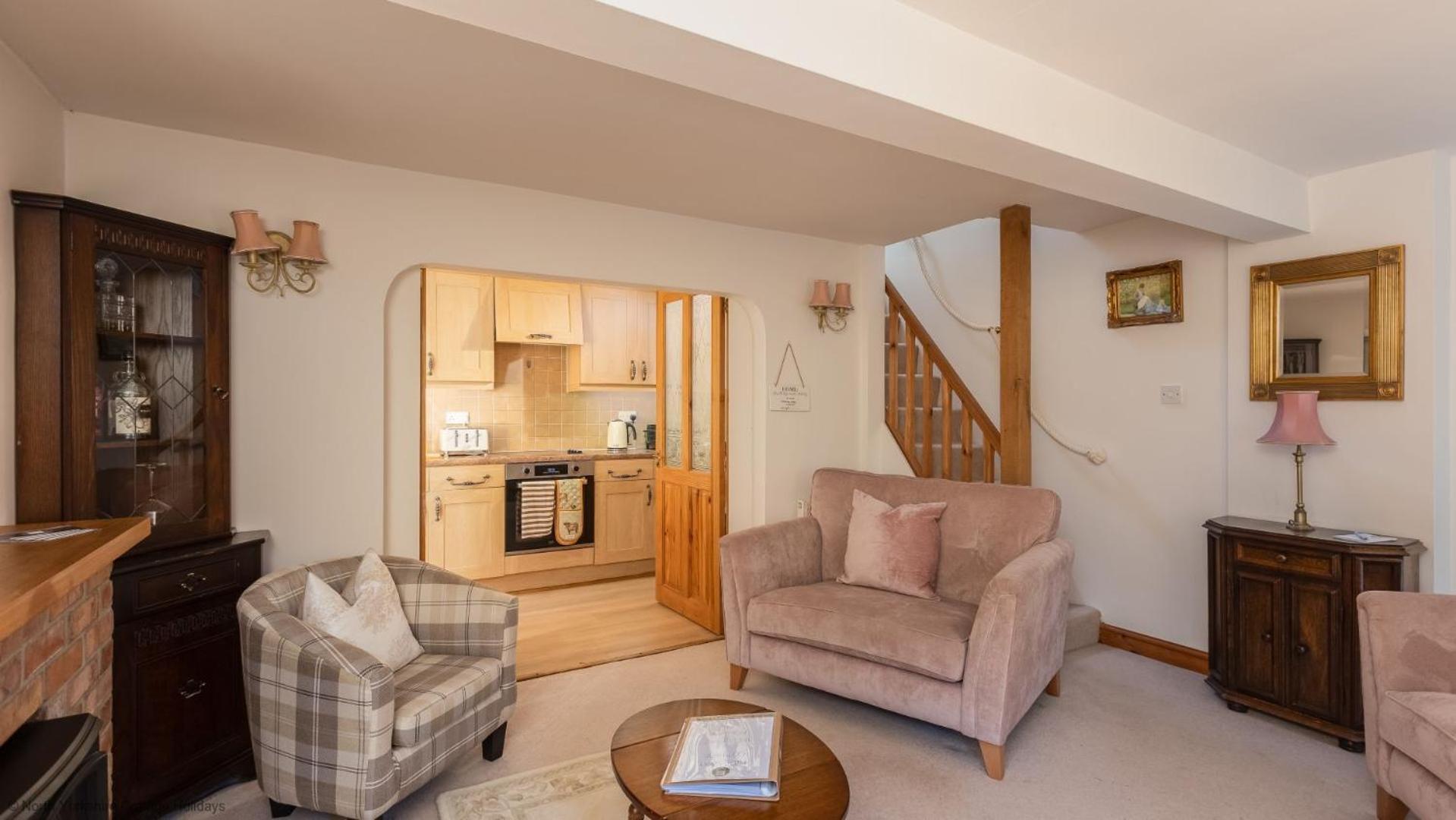 Picturesque Stone In The Heart Of North Yorkshire Village - Hideaway York