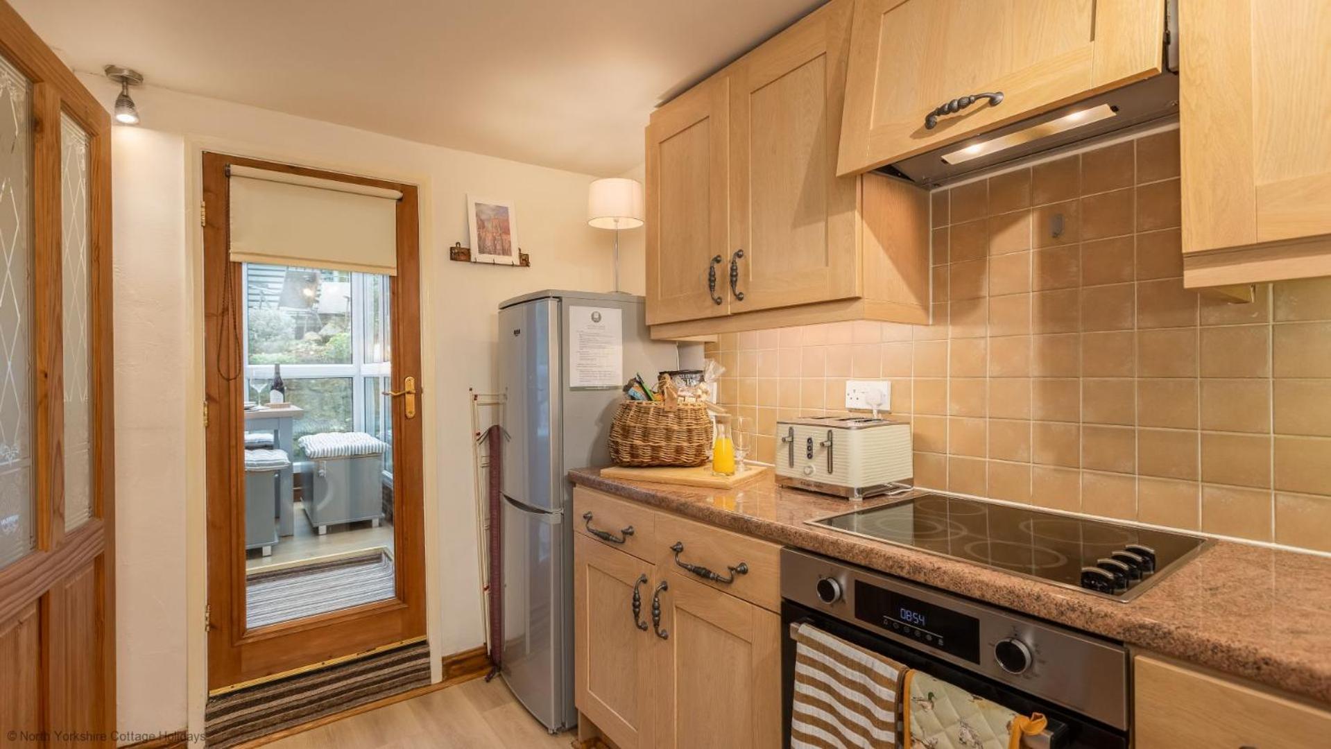 Picturesque Stone In The Heart Of North Yorkshire Village - Hideaway Holiday home *