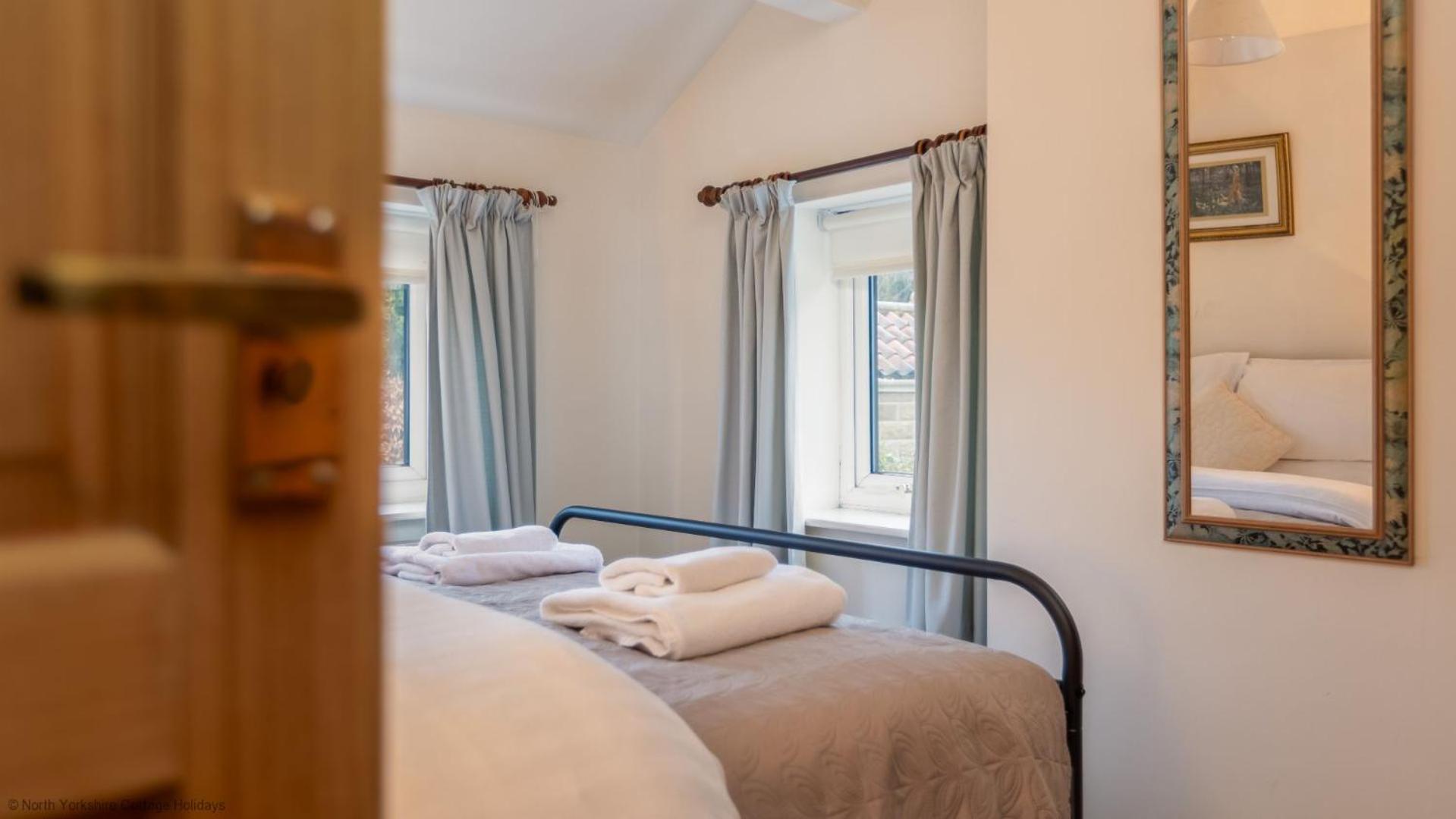 Holiday home Picturesque Stone In The Heart Of North Yorkshire Village - Hideaway