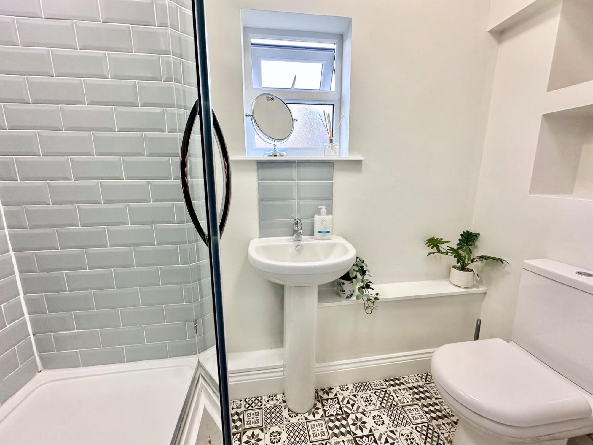 Blossoms Reach - 2 Minutes From Station And Centre Apartment
