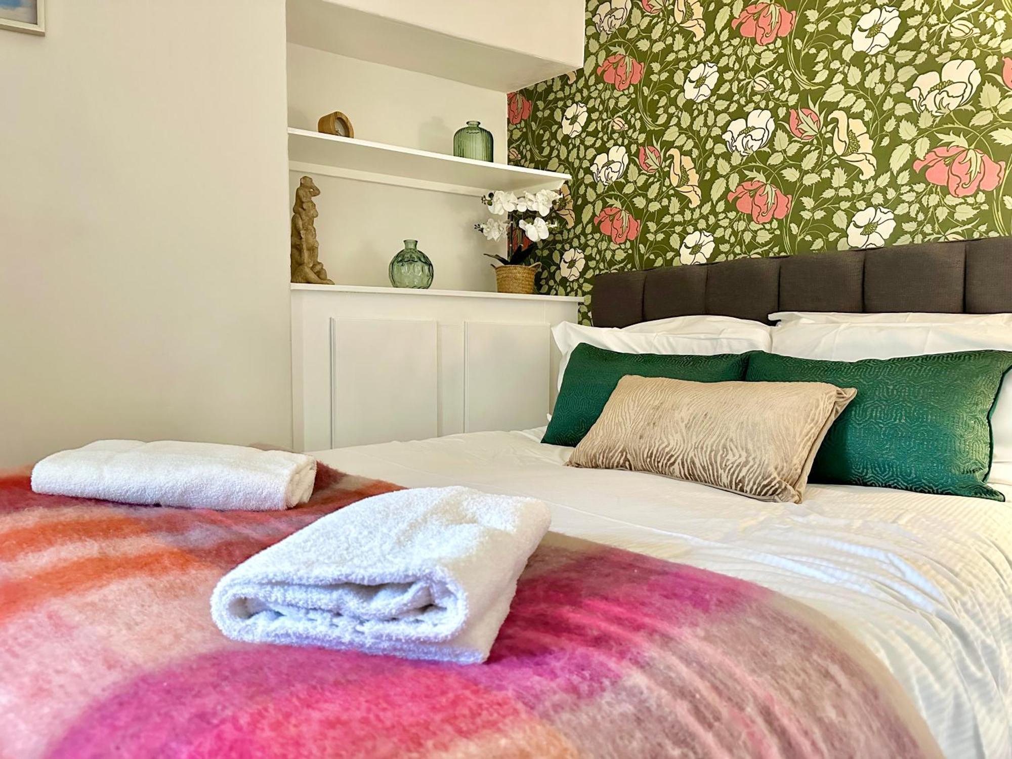 Blossoms Reach - 2 Minutes From Station And Centre Apartment