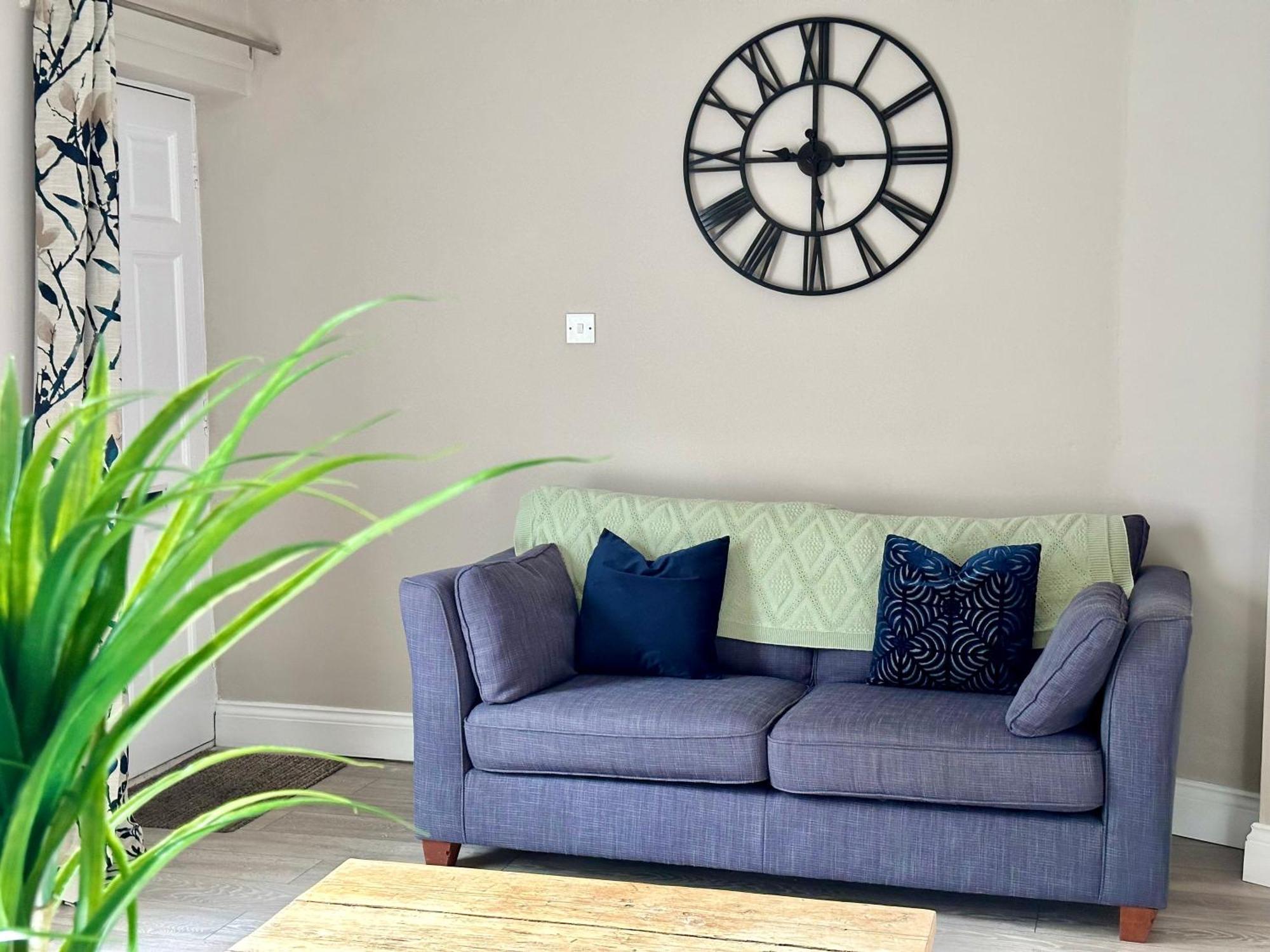 Blossoms Reach - 2 Minutes From Station And Centre Apartment *