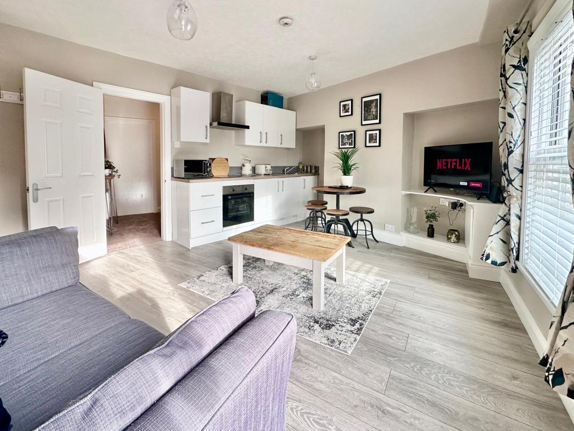 Blossoms Reach - 2 Minutes From Station And Centre Apartment