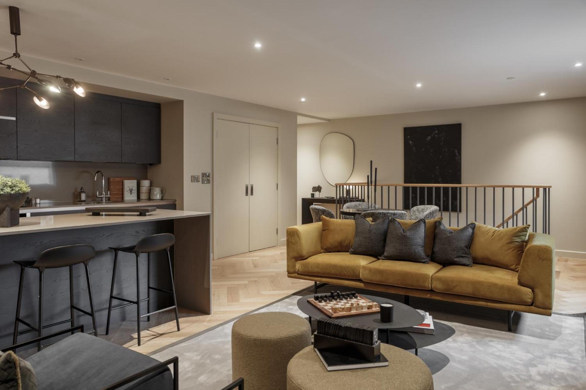 9 Kings, Hudson Quarters- Free Parking