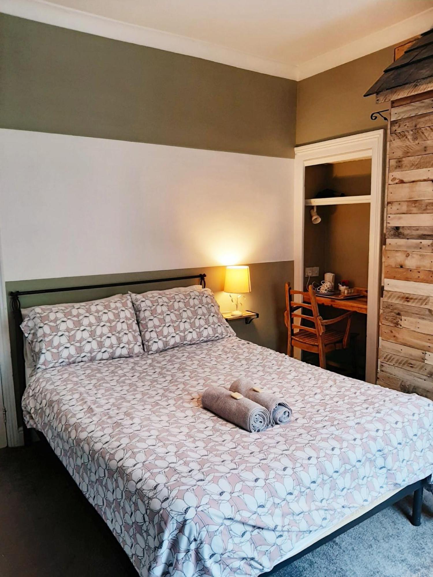 Guest house Salisbury - Free Parking