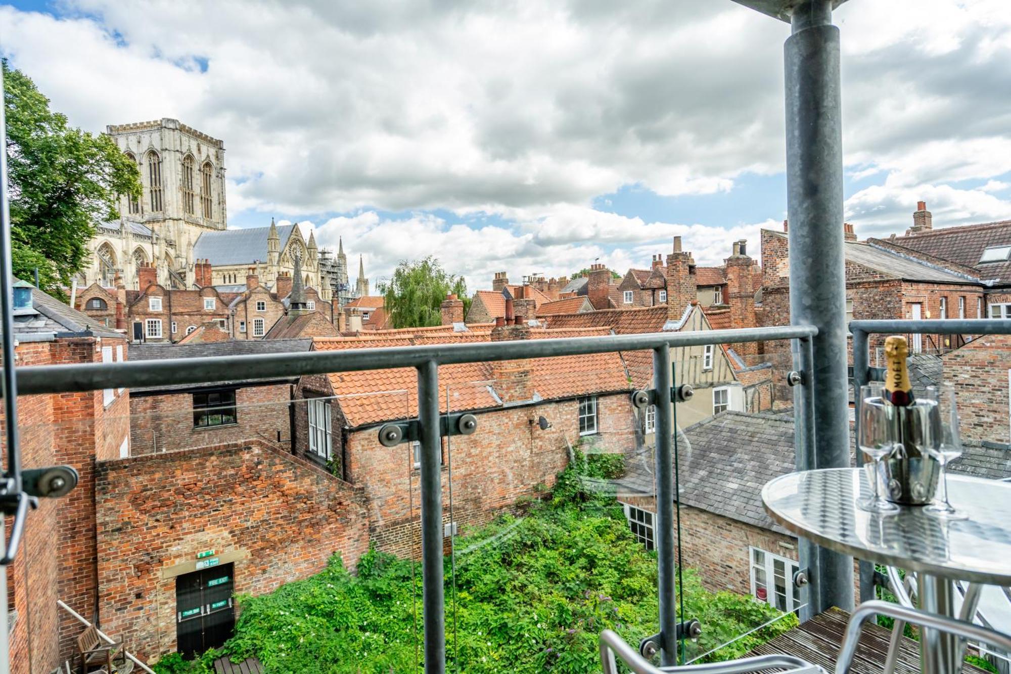 Apartment 11 Stonegate Court *