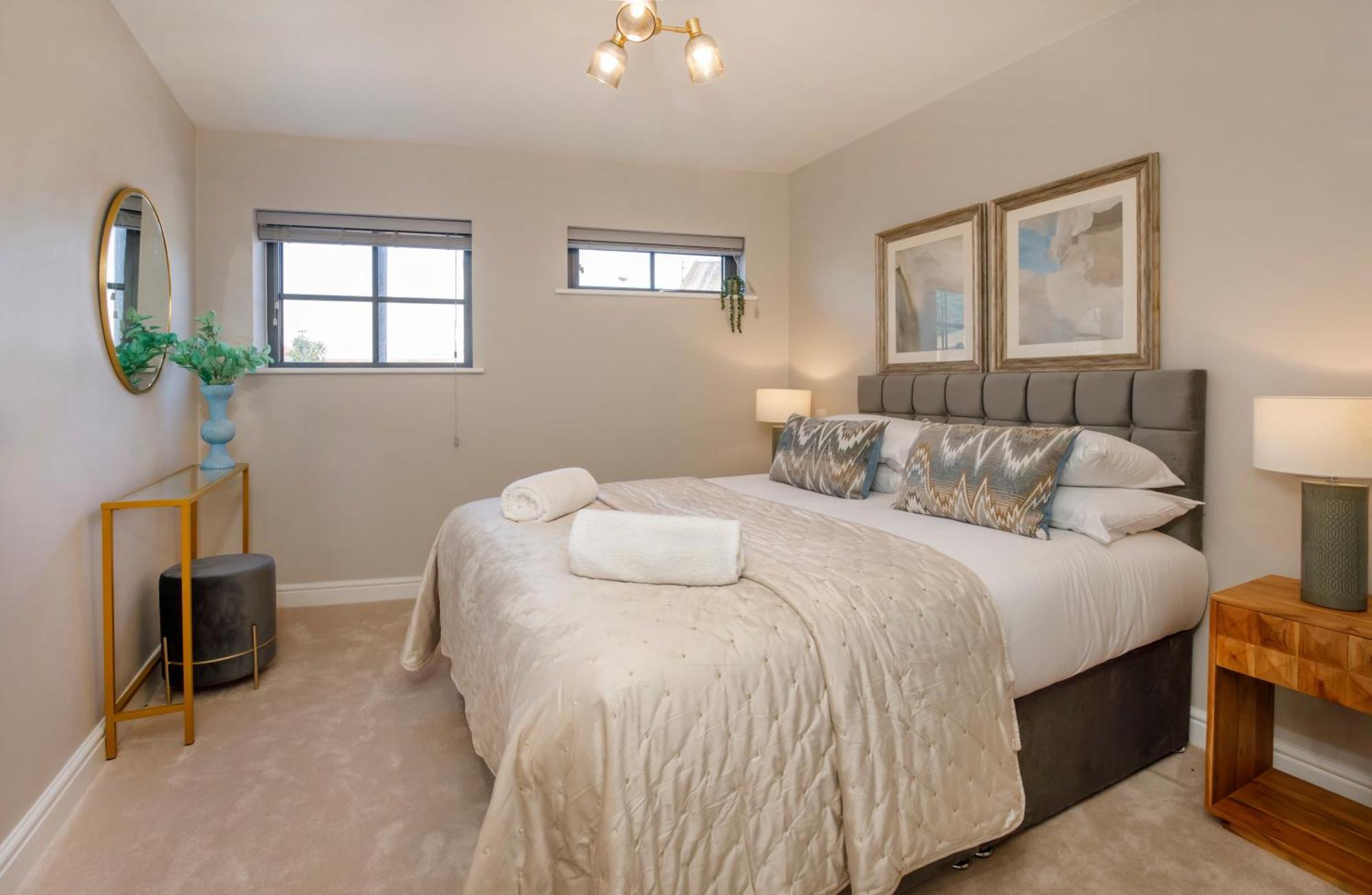 Crescent Court Modern And Luxurious Apartment York
