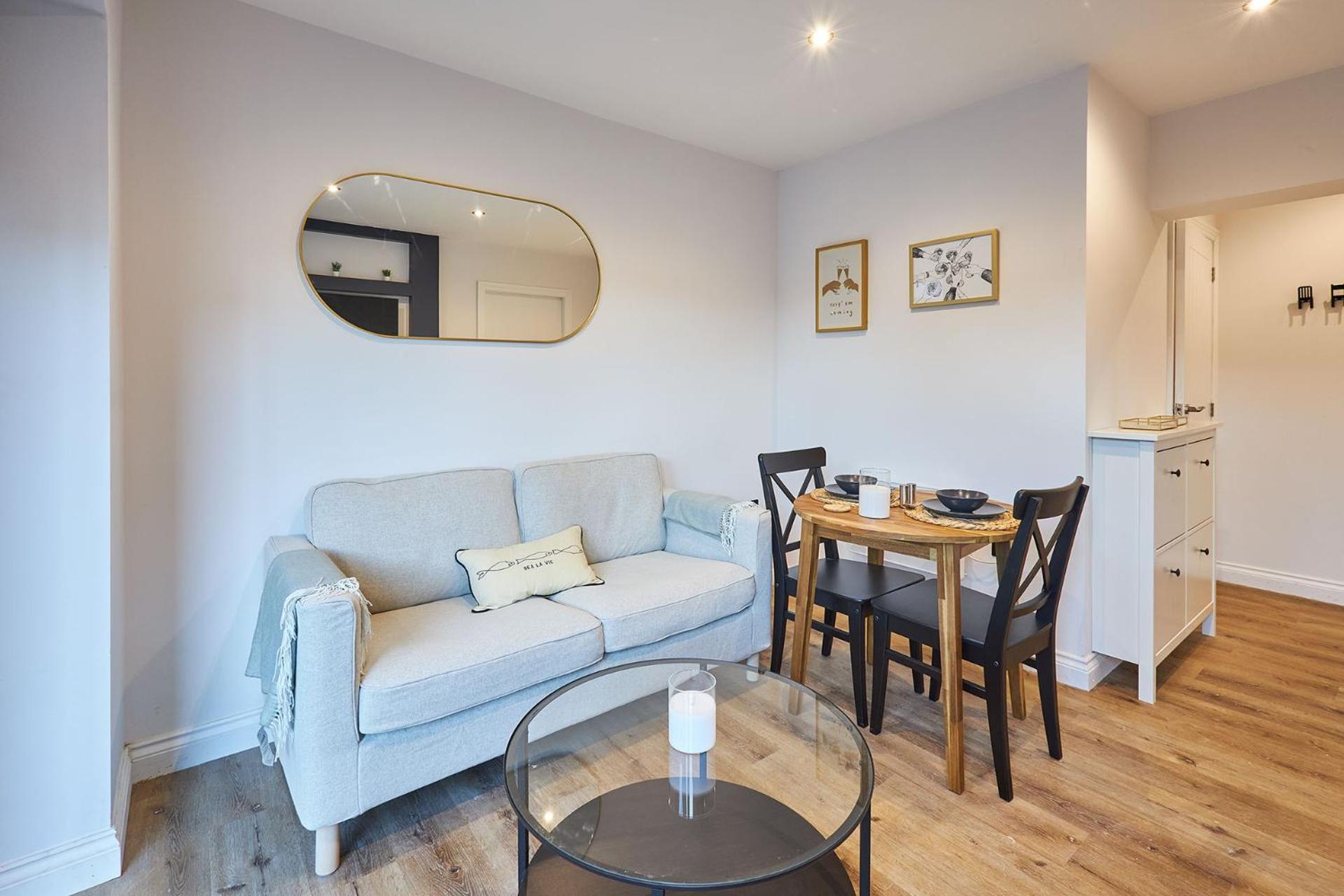 Apartment Host & - Fourth Avenue