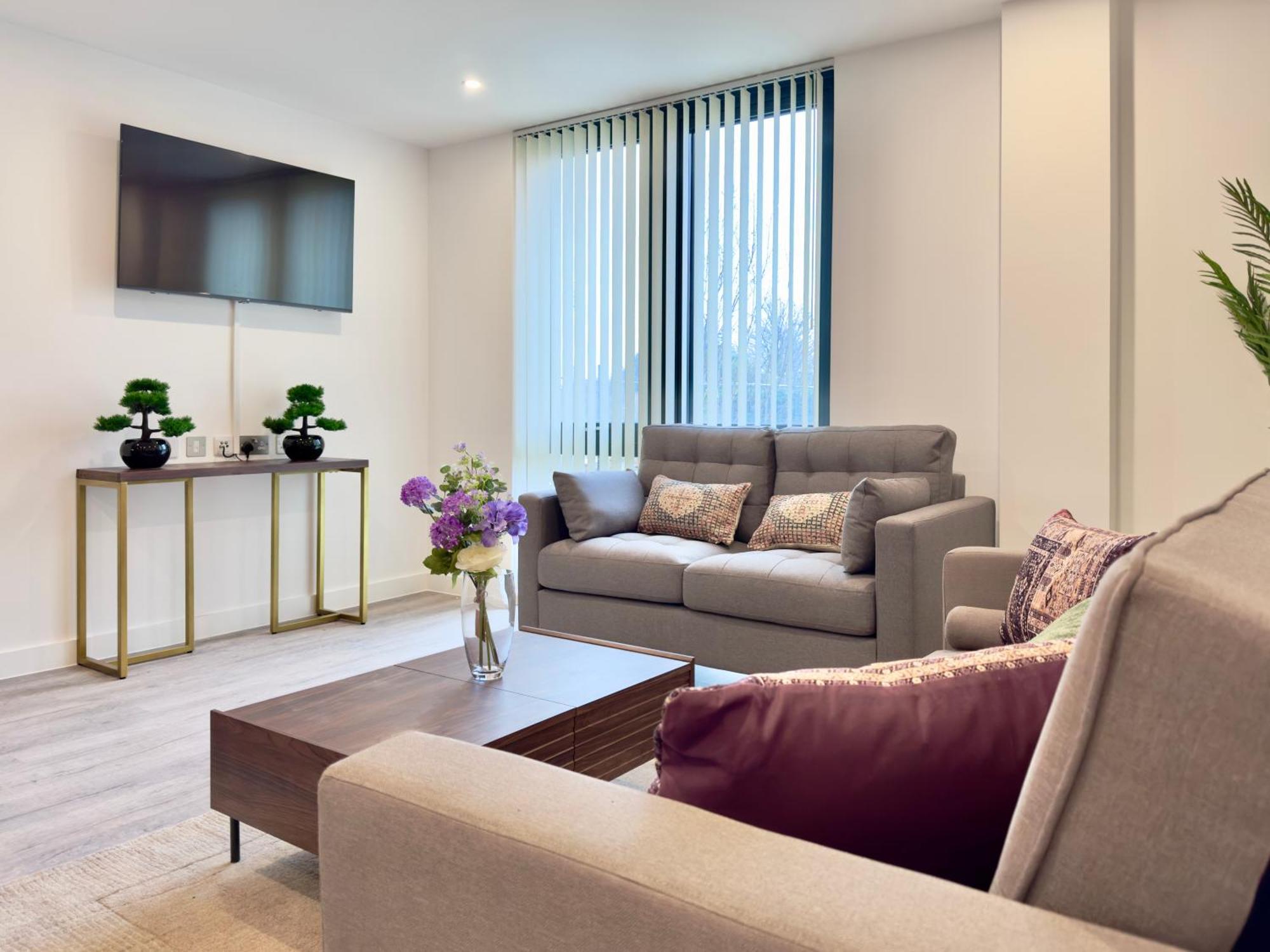 Apartment No 7 *