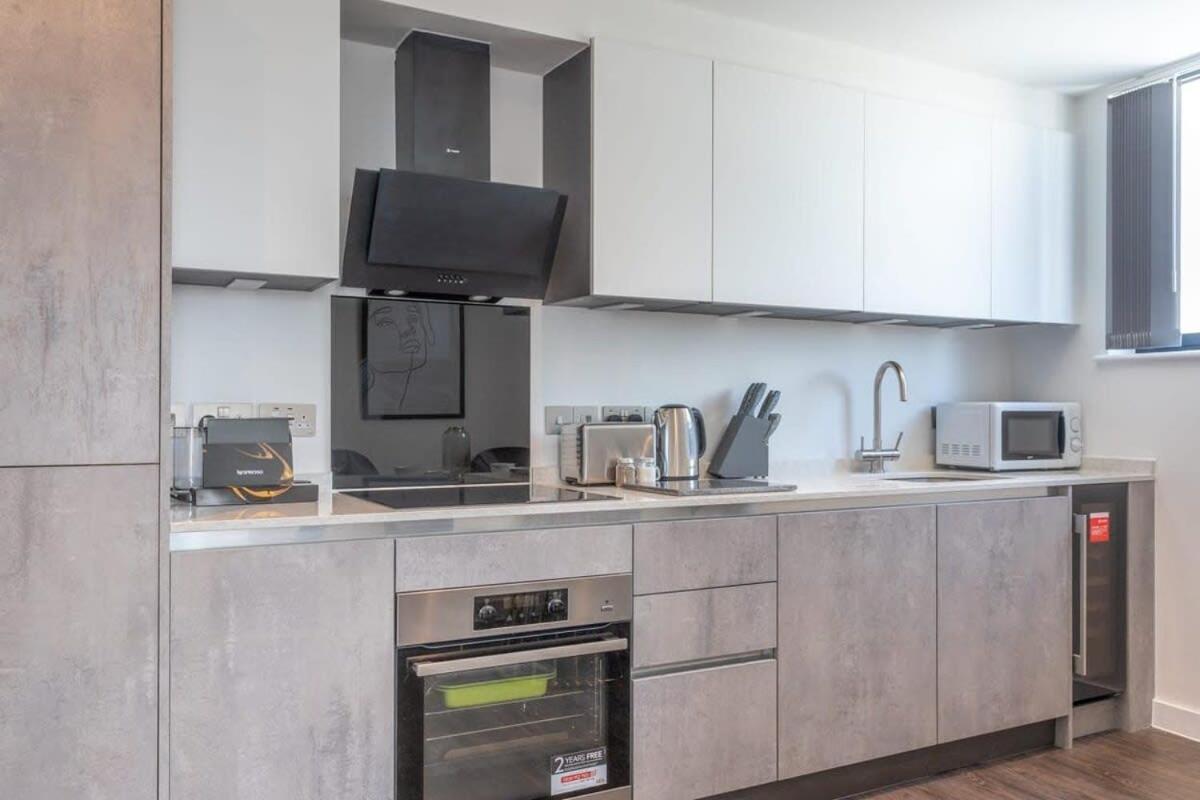 Stayzeni, Ouse Court Stunning 2 Bed Flat Apartment