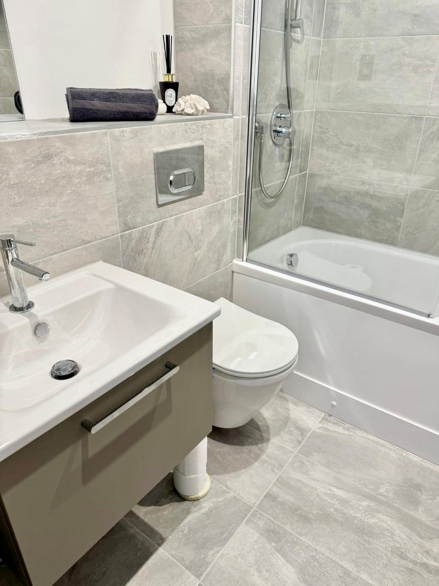 Apartment Stay@55 -secure Underground Parking *