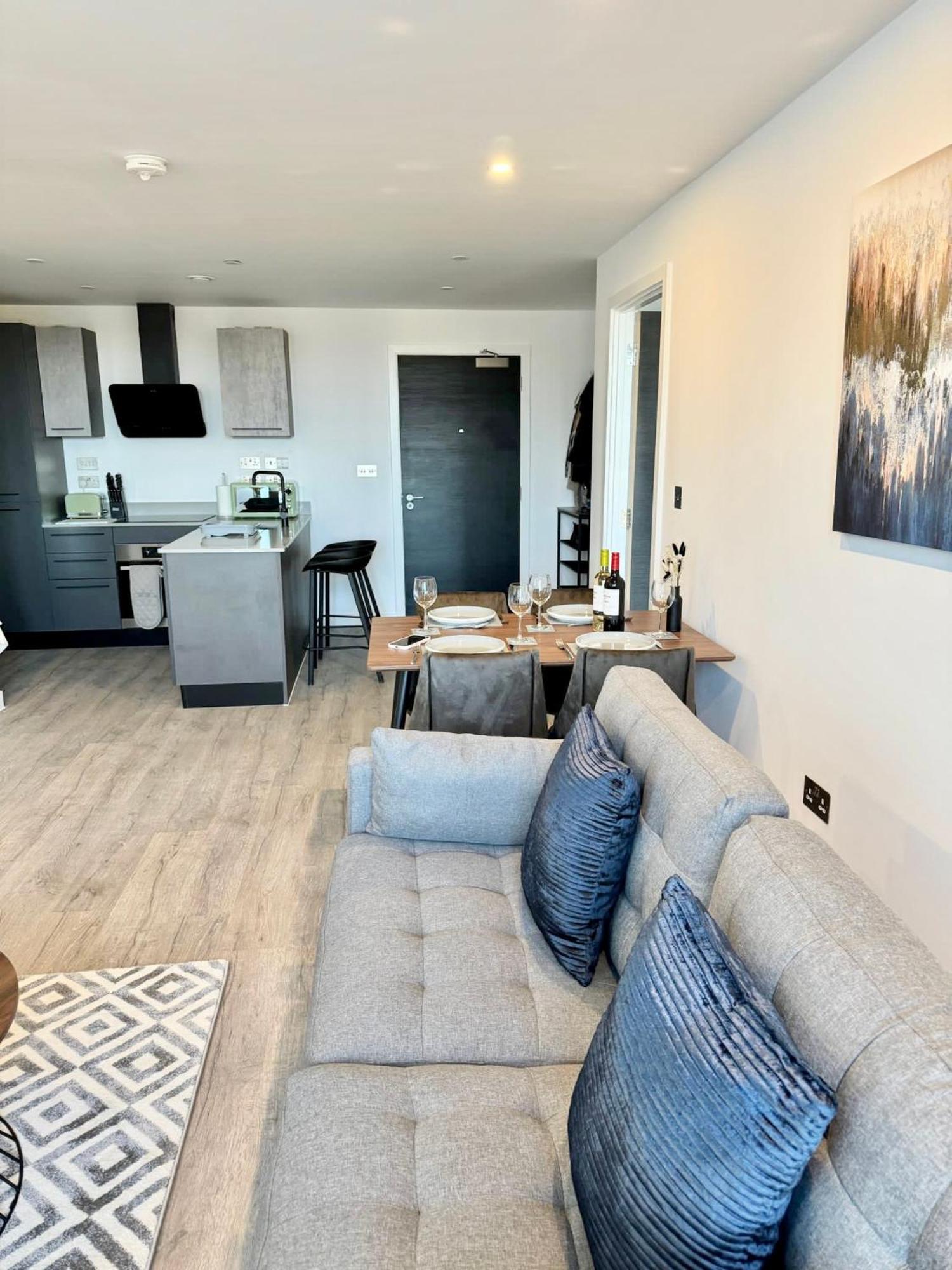 Apartment Stay@55 -secure Underground Parking York