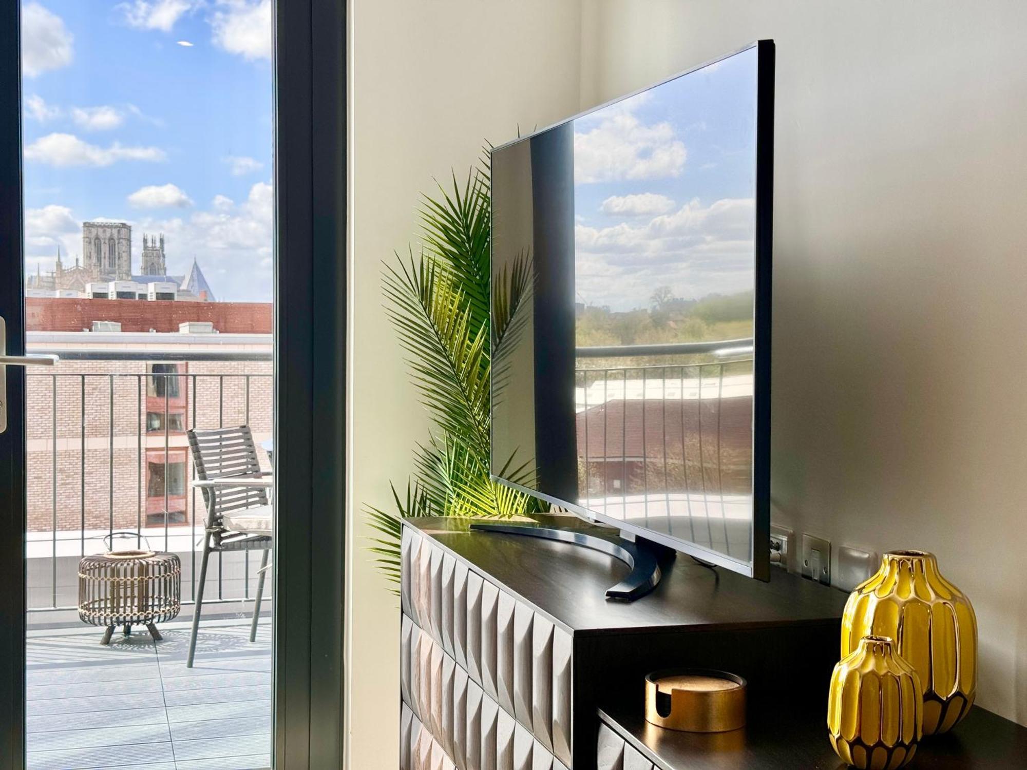 Carillon 60 With Free Secure Parking Apartment