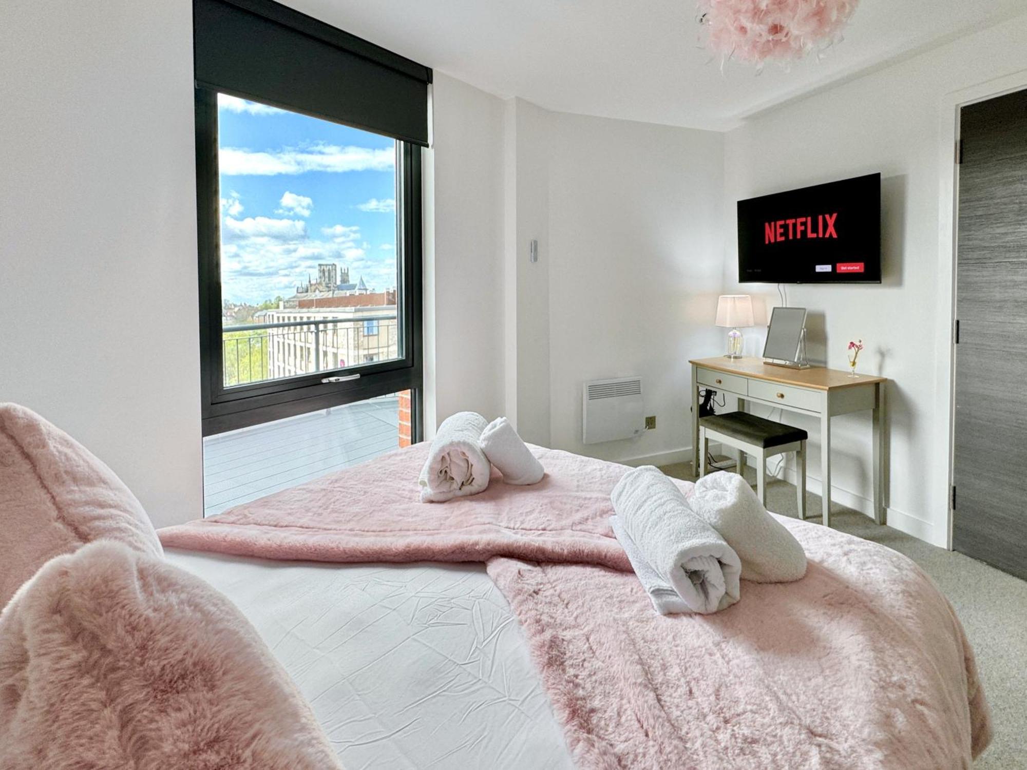Carillon 60 With Free Secure Parking York
