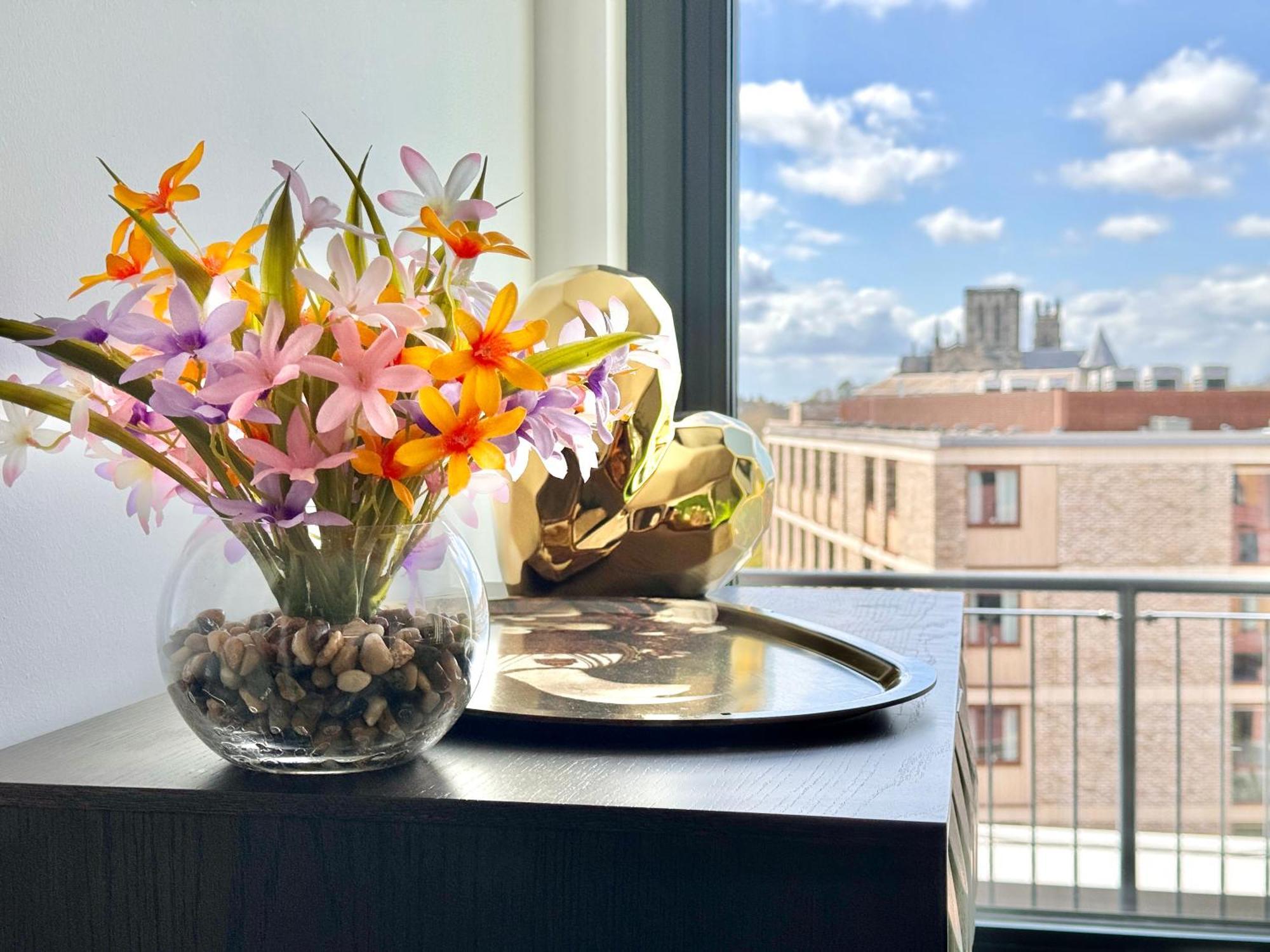 Carillon 60 With Free Secure Parking Apartment York