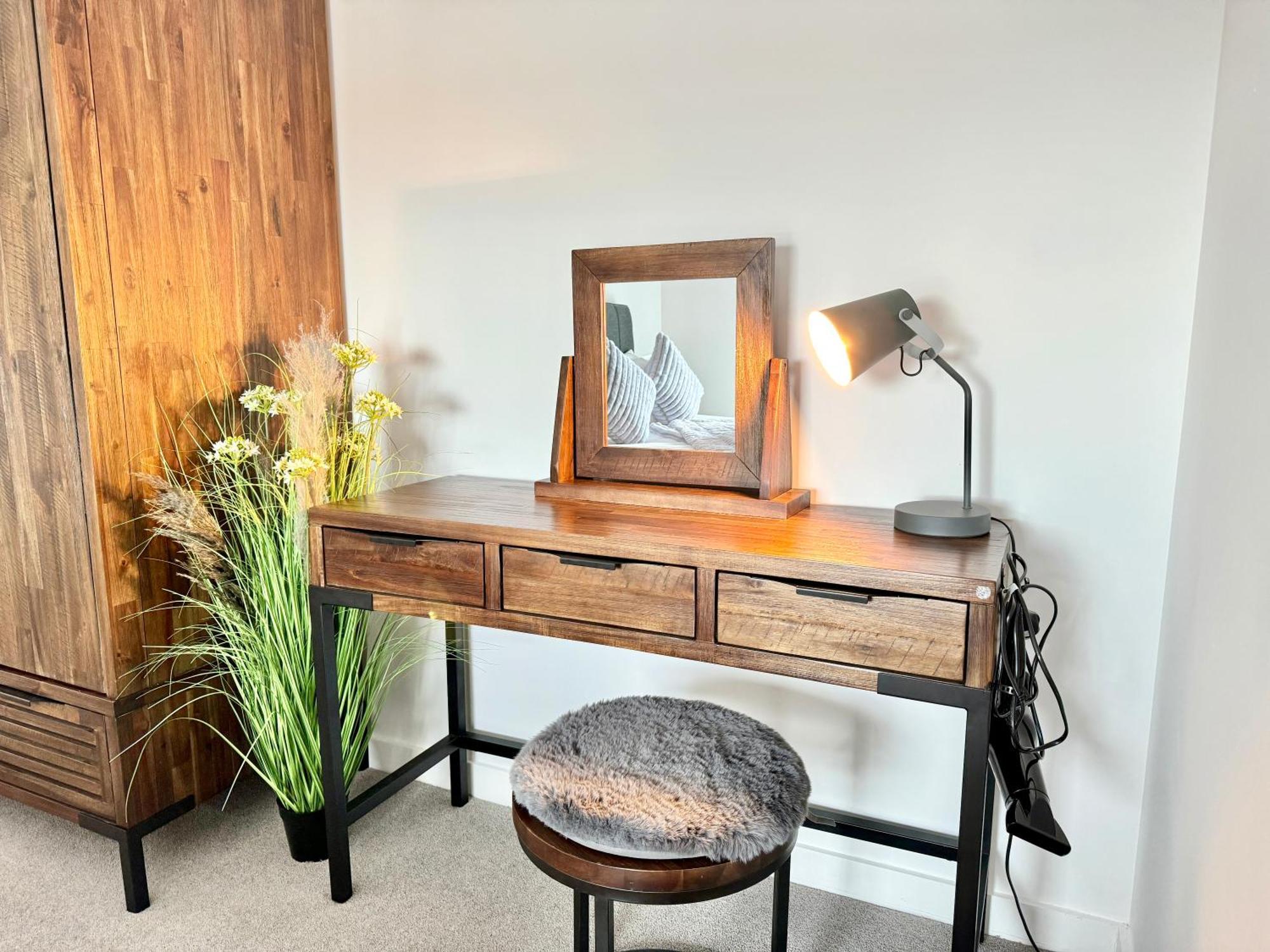 Carillon 60 With Free Secure Parking Apartment York