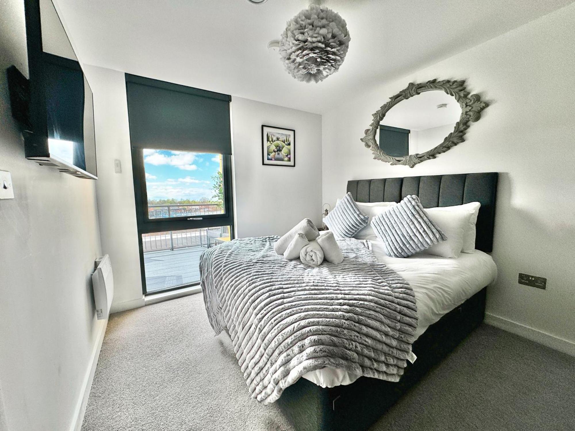 Carillon 60 With Free Secure Parking Apartment York