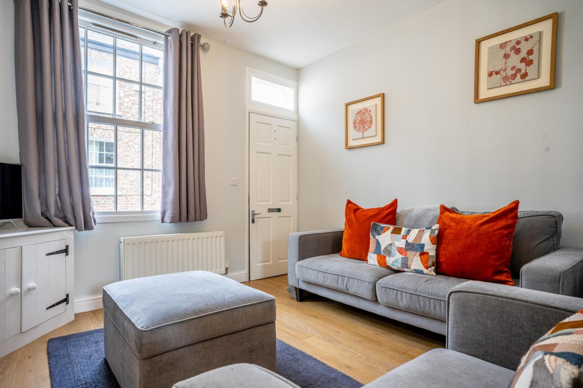 7 Buckingham Street *
