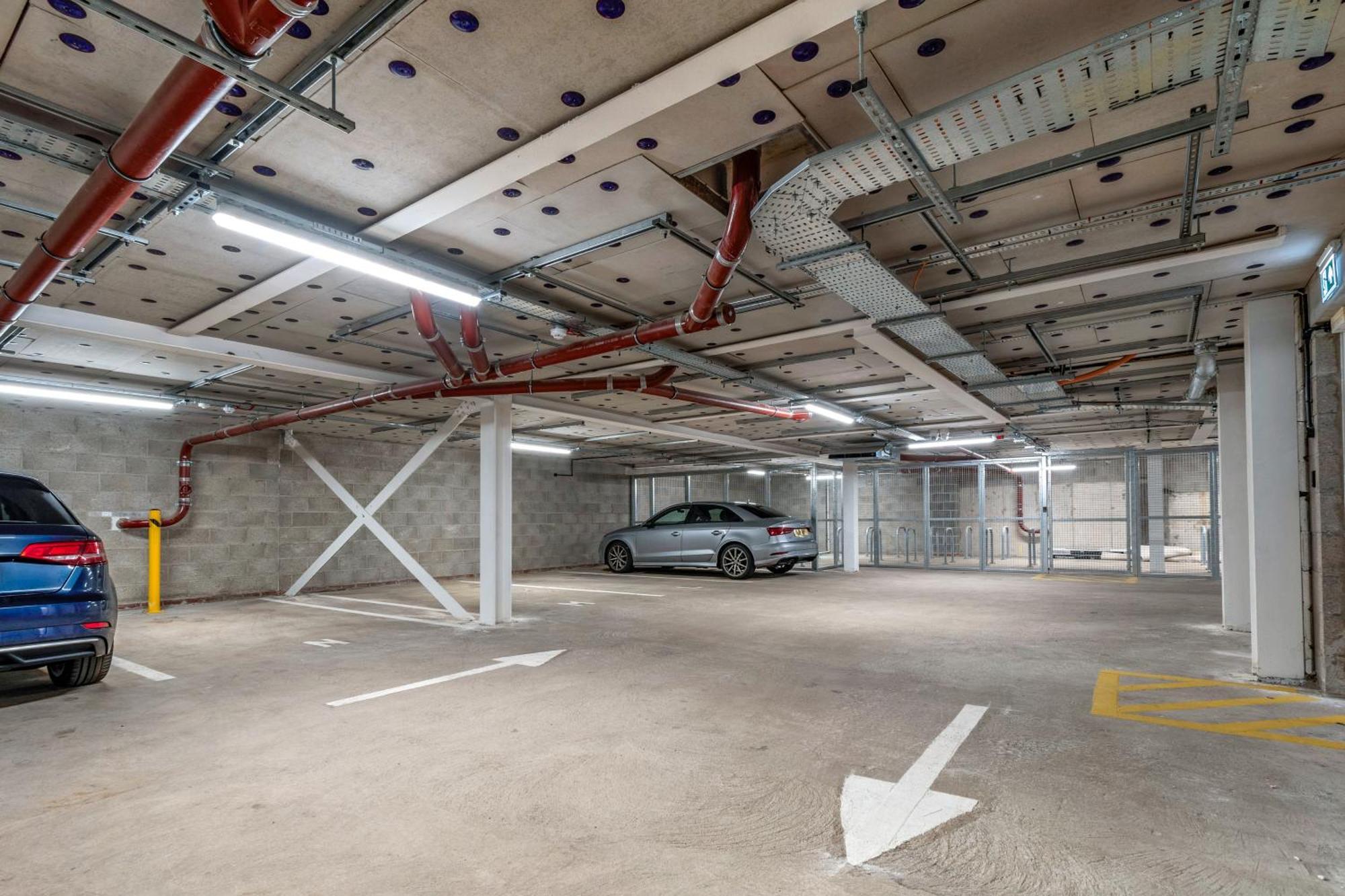 Carillon 60 With Free Secure Parking
