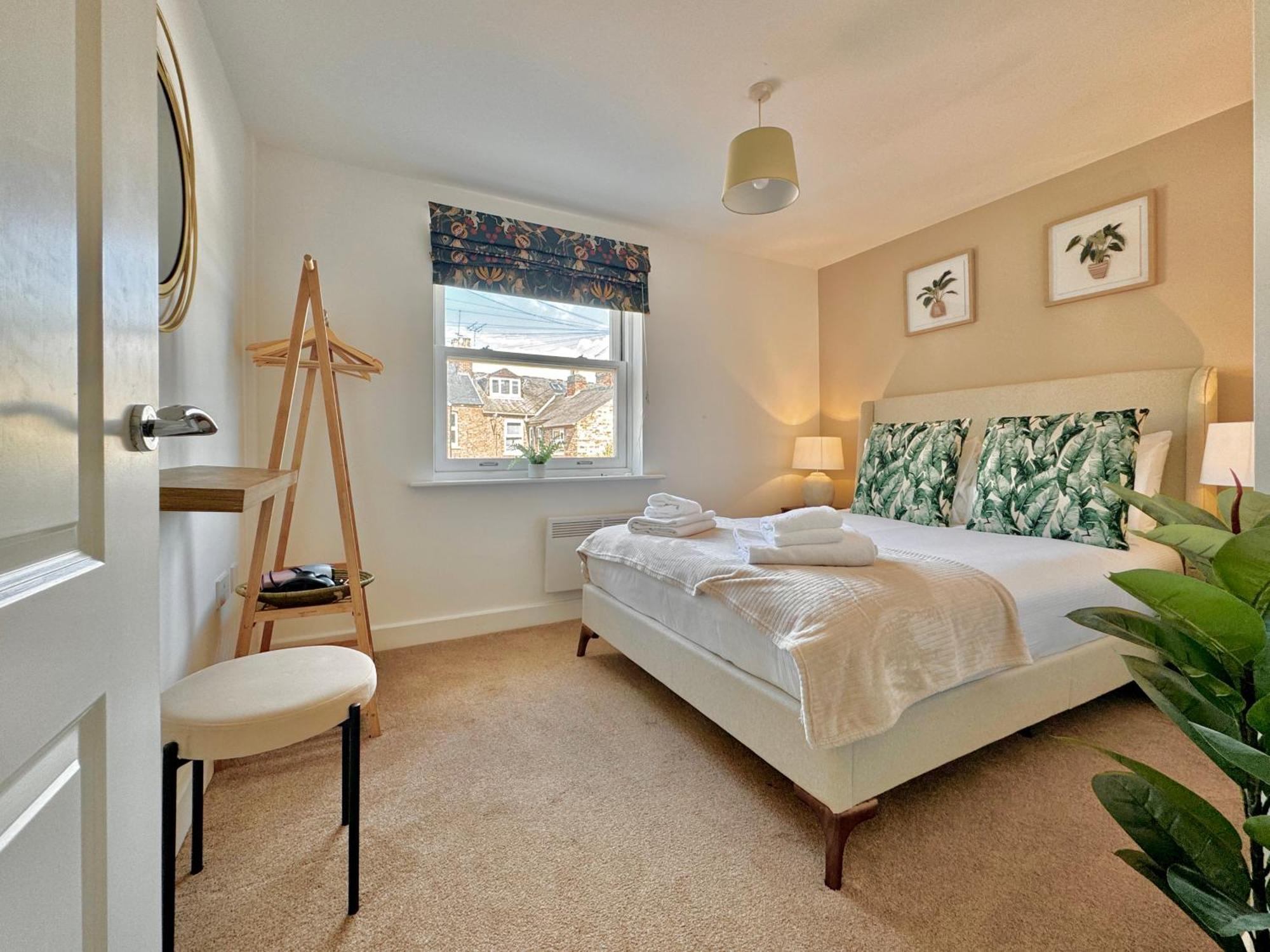 No 4 Near The Racecourse * York
