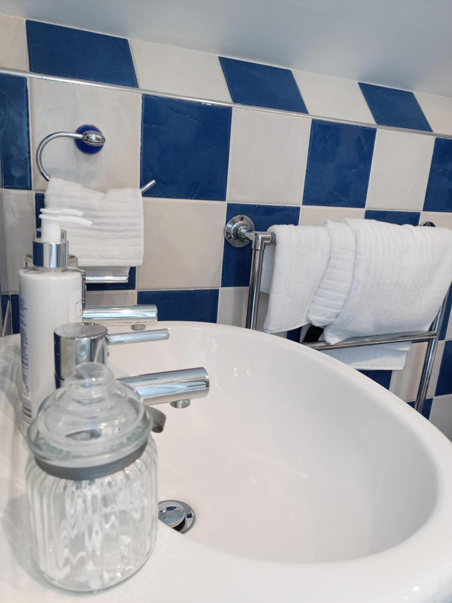 Large Double With Free Parking In *
