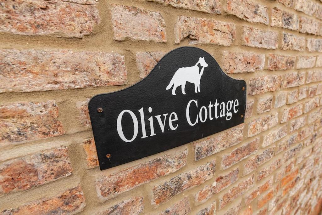 Olive Nidd Grange Moor Monkton Holiday home *
