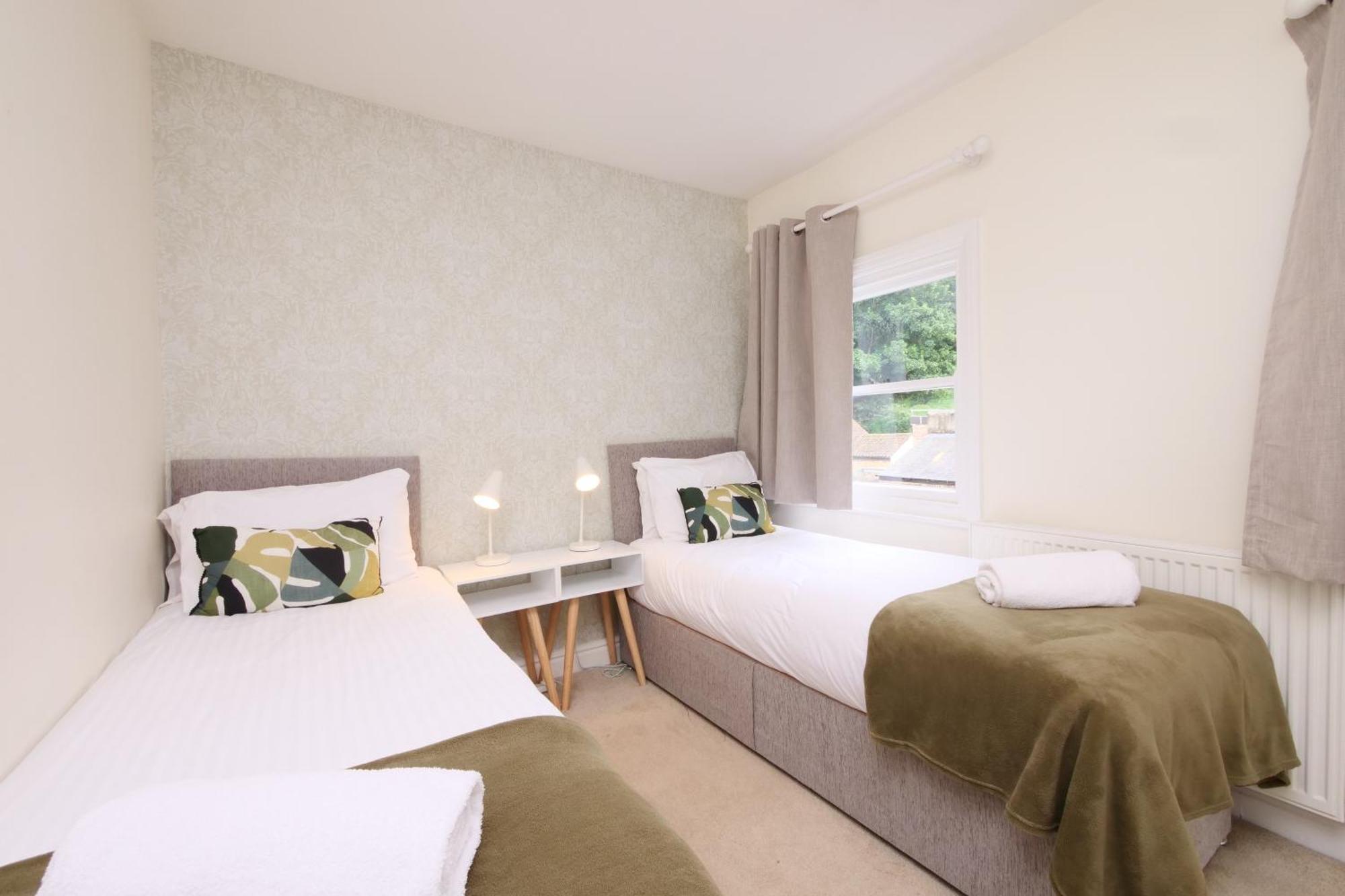 Fifth Quarter With Free Parking Apartment
