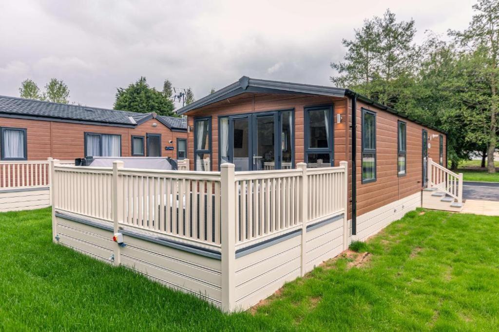 Holiday home The Serenity With Hot Tub *
