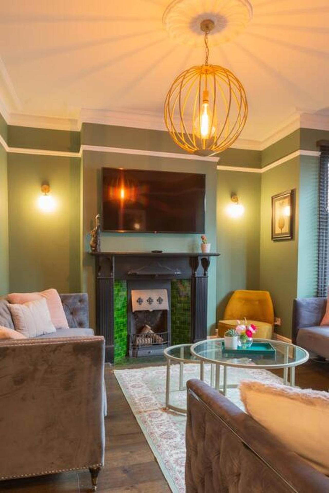 Holiday home Escape 2 Unwind At The Parade, Accommodates 10