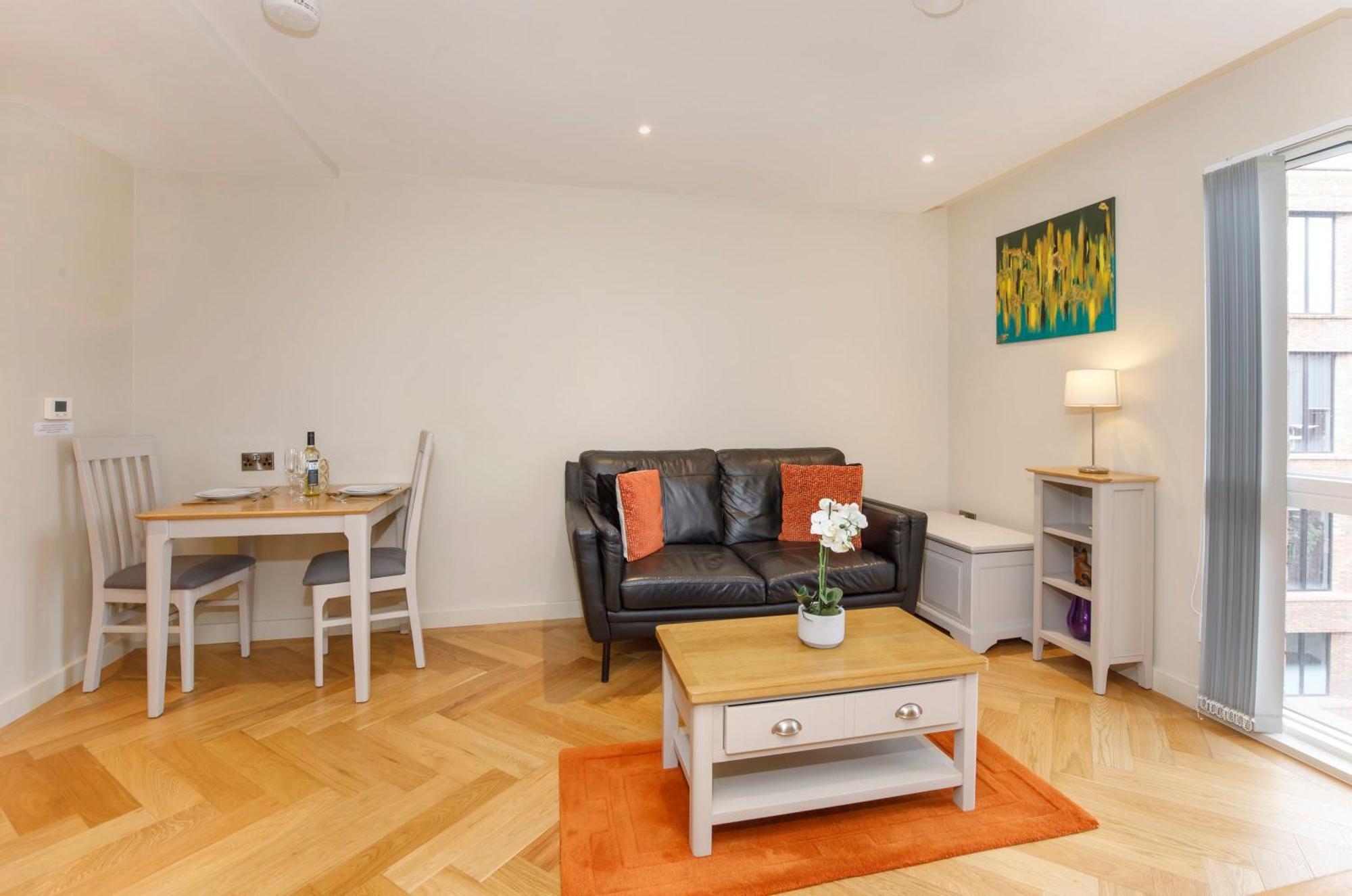 The Hudson 1 Bed Sleeps 2 Apartment