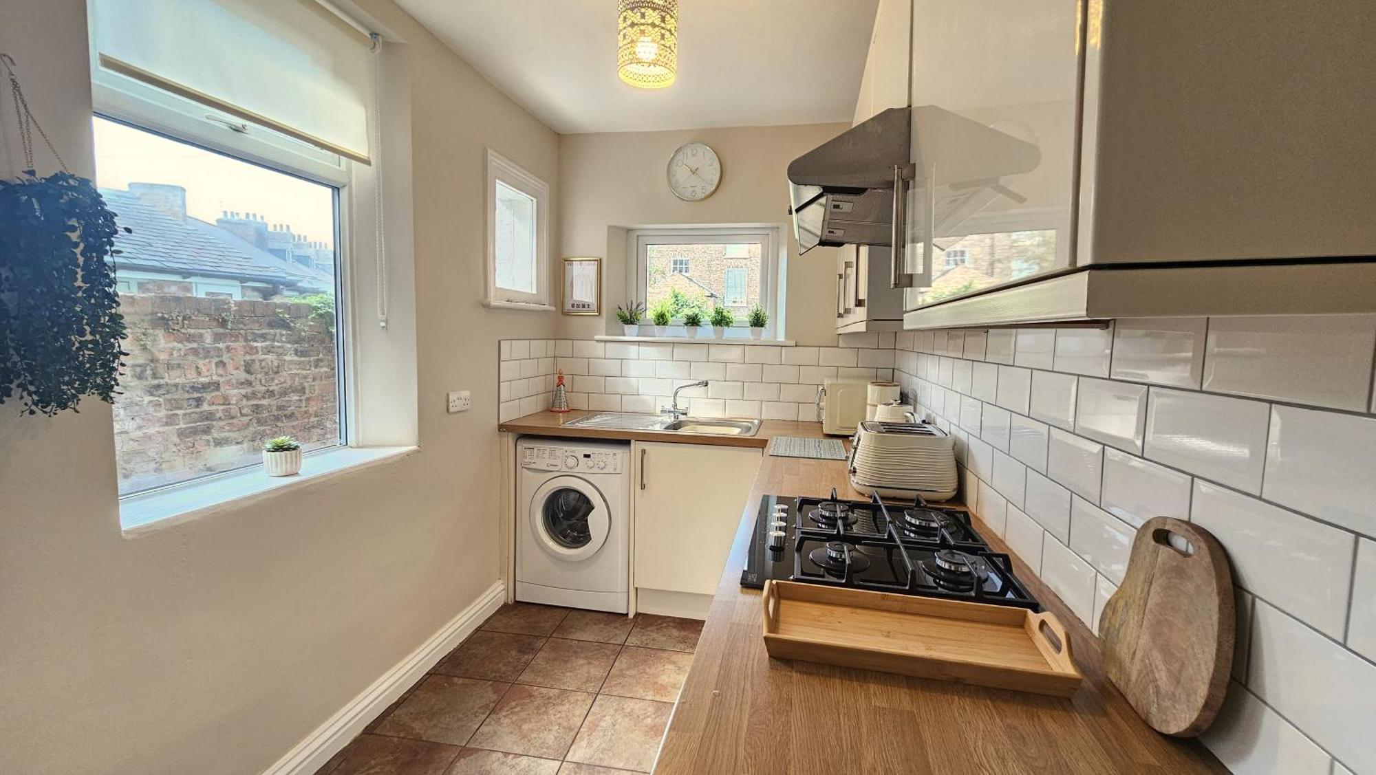 St Pauls Terrace - 2 Bed House Nr Train Station Holiday home *