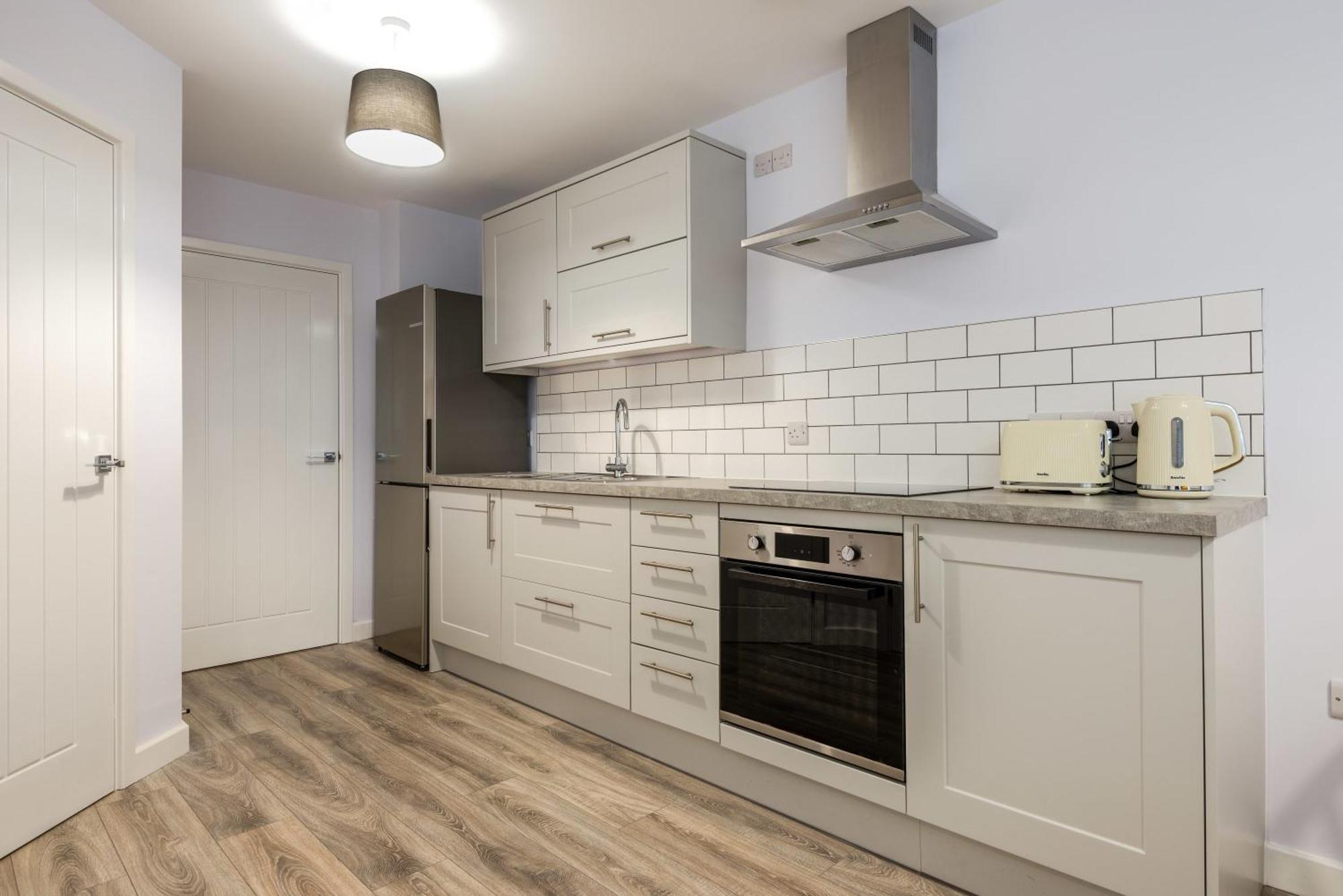 Modern 1 Bedroom *