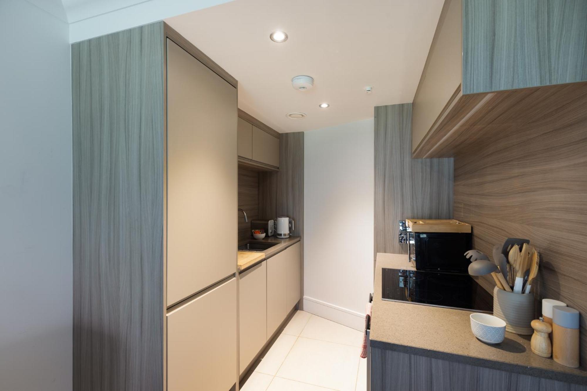 No 18 The Waterline Riverside Apartment *
