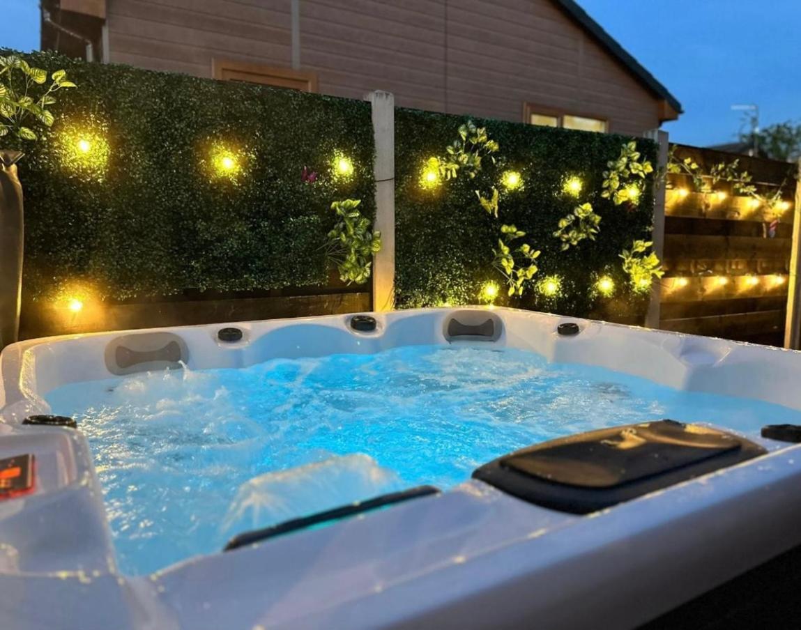 Holiday home Lilly With Hot Tub *