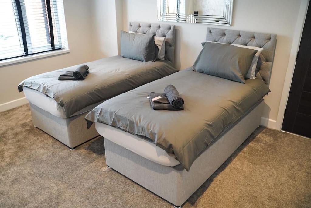 Modern And Luxury House * York